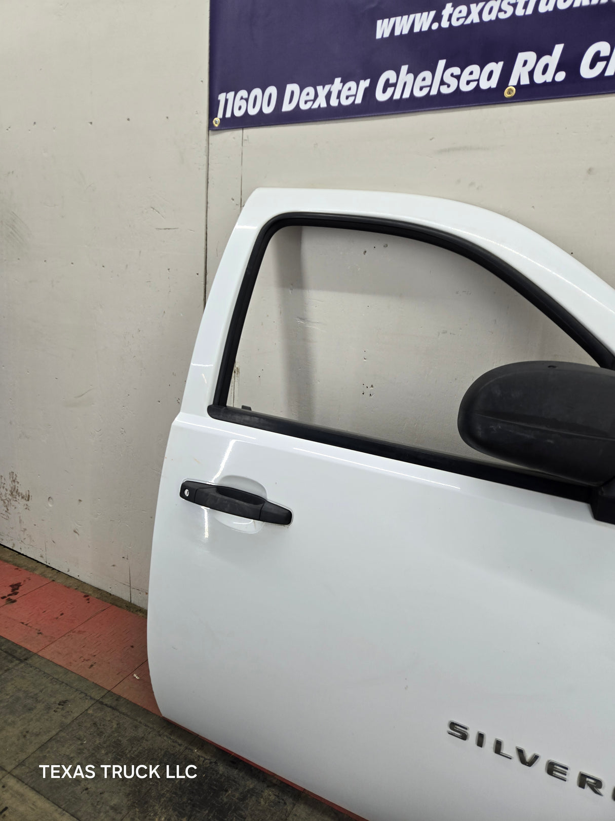 2007-2013 Chevrolet Silverado / GMC Sierra 1500 2500 3500 HD RH Front Passenger Side Door