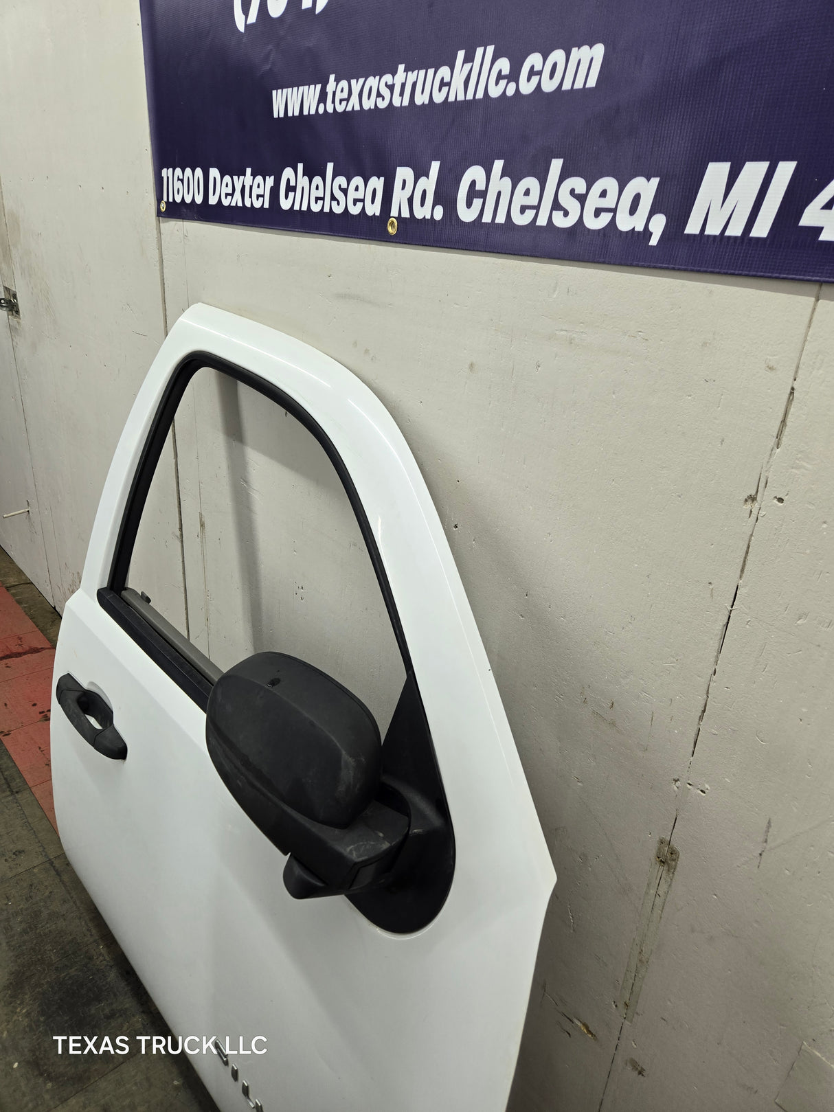 2007-2013 Chevrolet Silverado / GMC Sierra 1500 2500 3500 HD RH Front Passenger Side Door