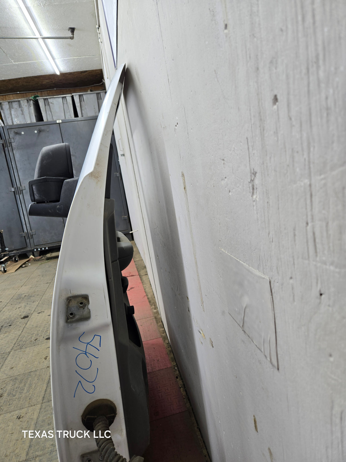 2007-2013 Chevrolet Silverado / GMC Sierra 1500 2500 3500 HD RH Front Passenger Side Door