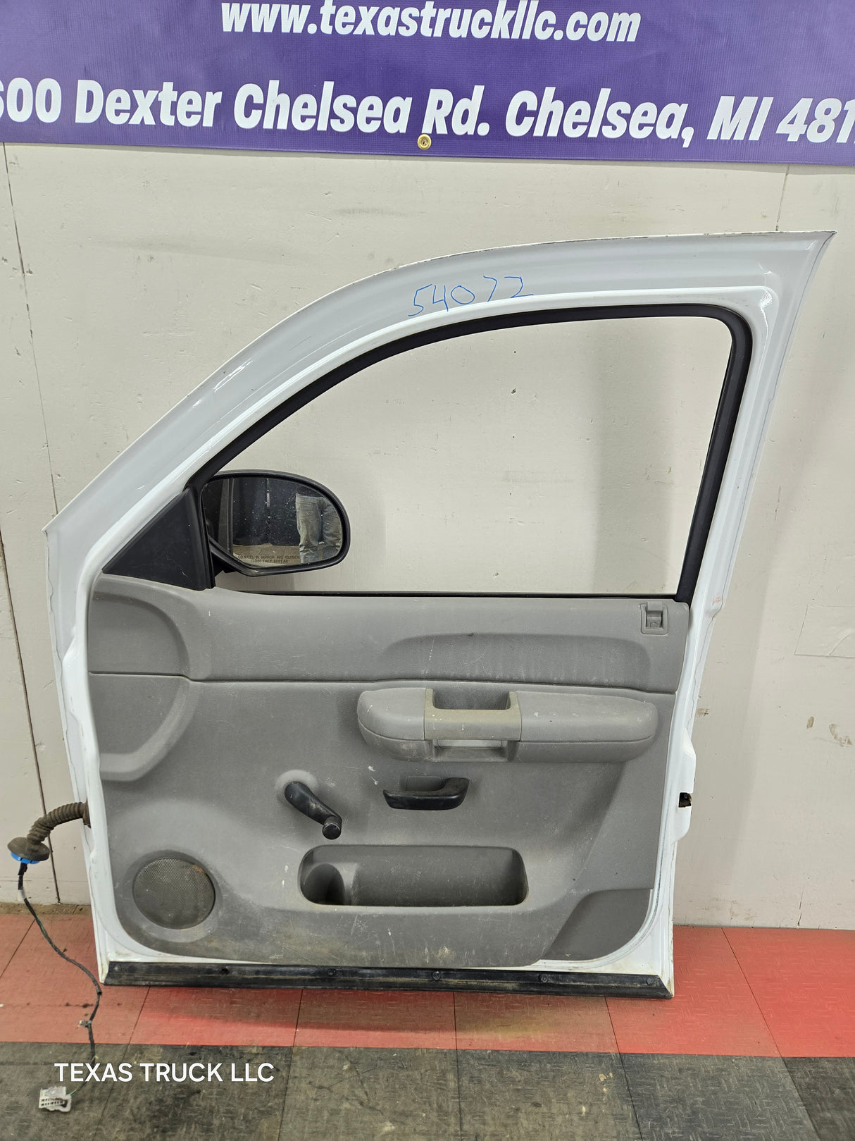 2007-2013 Chevrolet Silverado / GMC Sierra 1500 2500 3500 HD RH Front Passenger Side Door