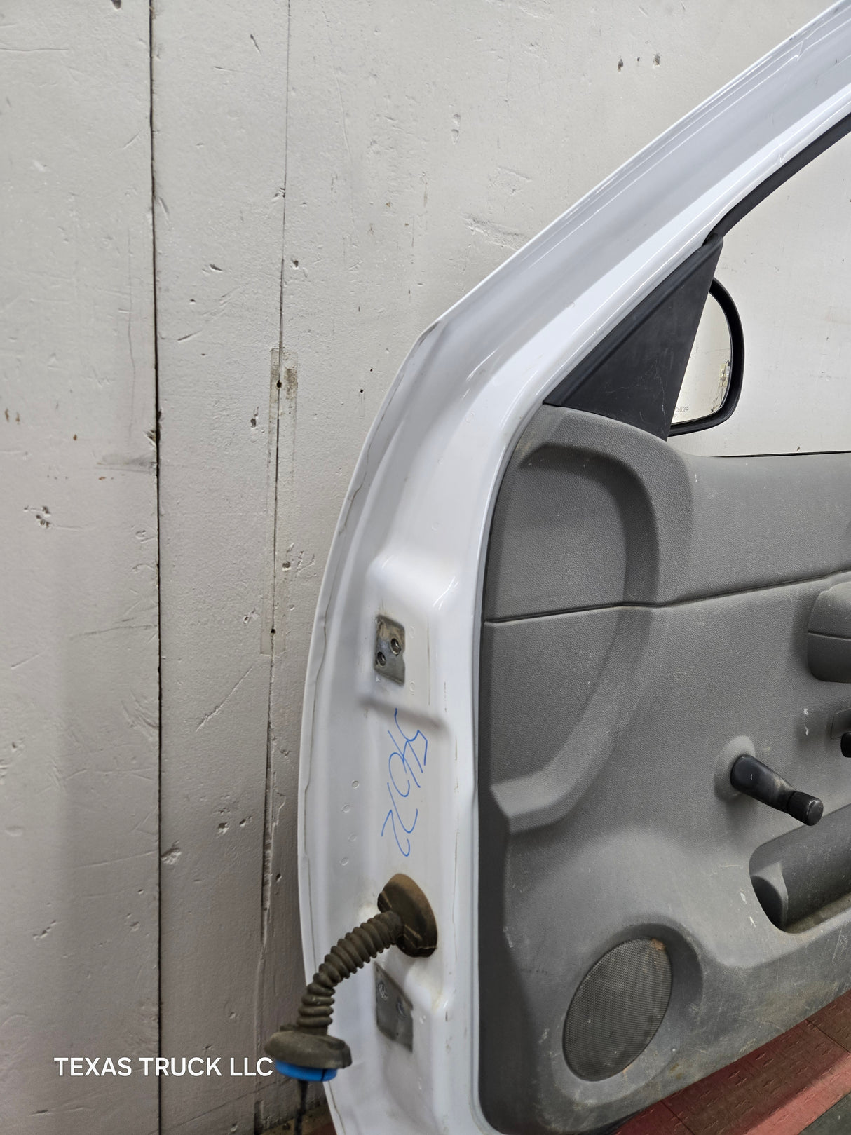 2007-2013 Chevrolet Silverado / GMC Sierra 1500 2500 3500 HD RH Front Passenger Side Door