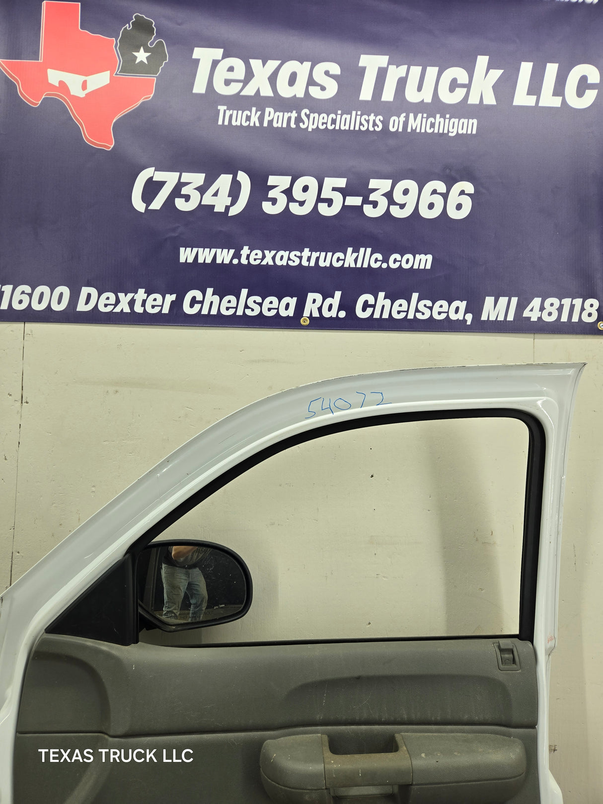 2007-2013 Chevrolet Silverado / GMC Sierra 1500 2500 3500 HD RH Front Passenger Side Door