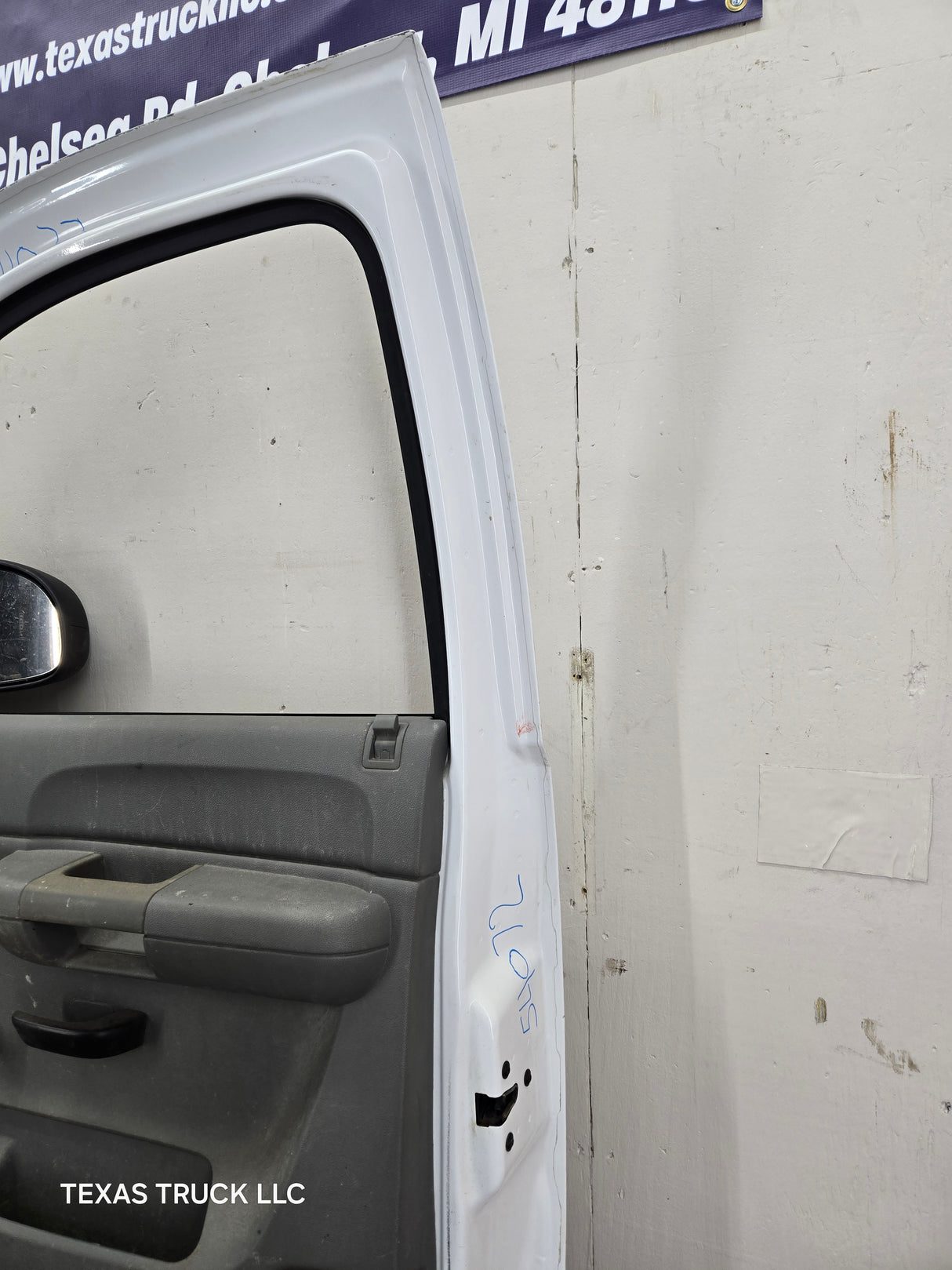2007-2013 Chevrolet Silverado / GMC Sierra 1500 2500 3500 HD RH Front Passenger Side Door