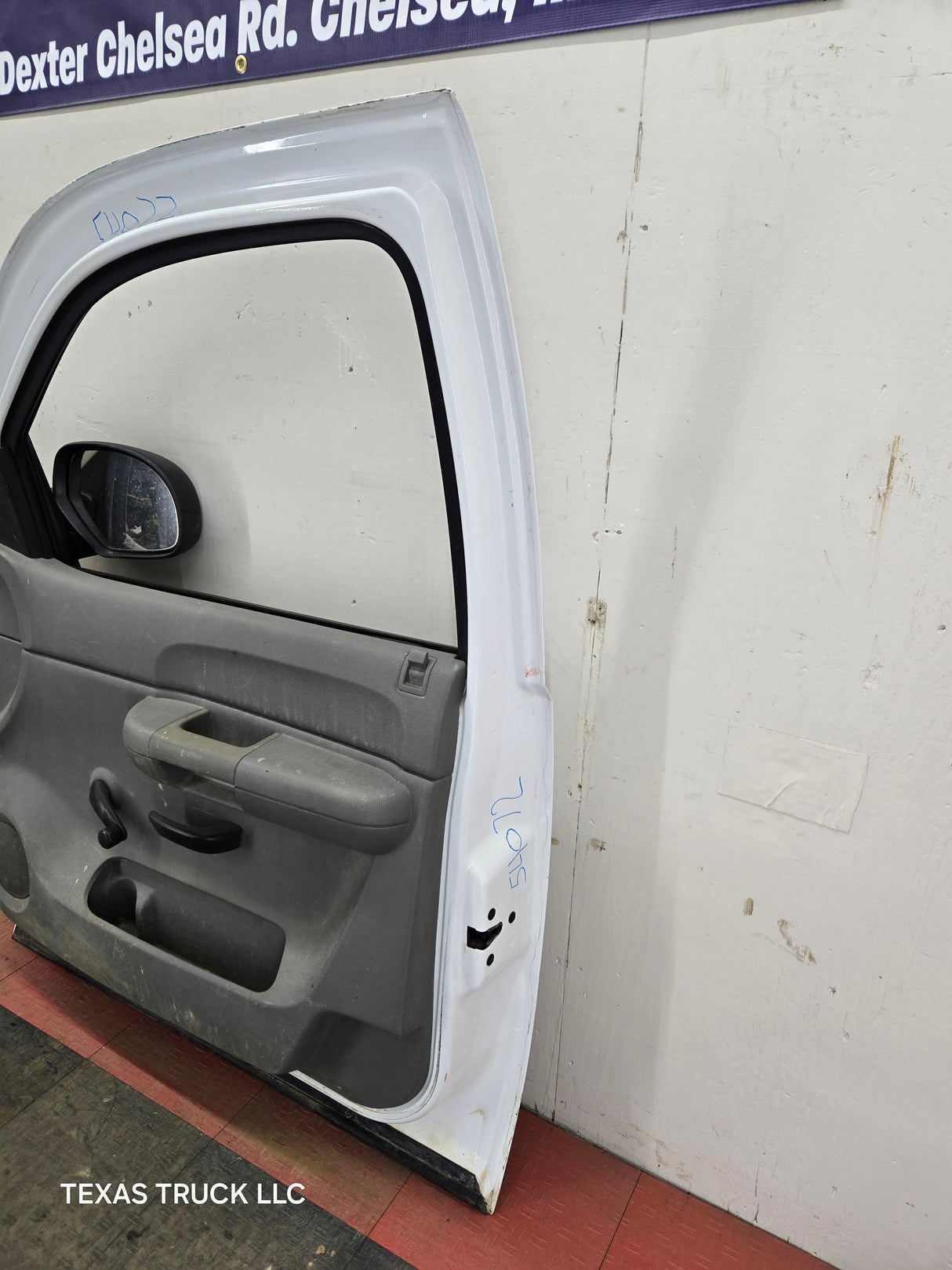 2007-2013 Chevrolet Silverado / GMC Sierra 1500 2500 3500 HD RH Front Passenger Side Door