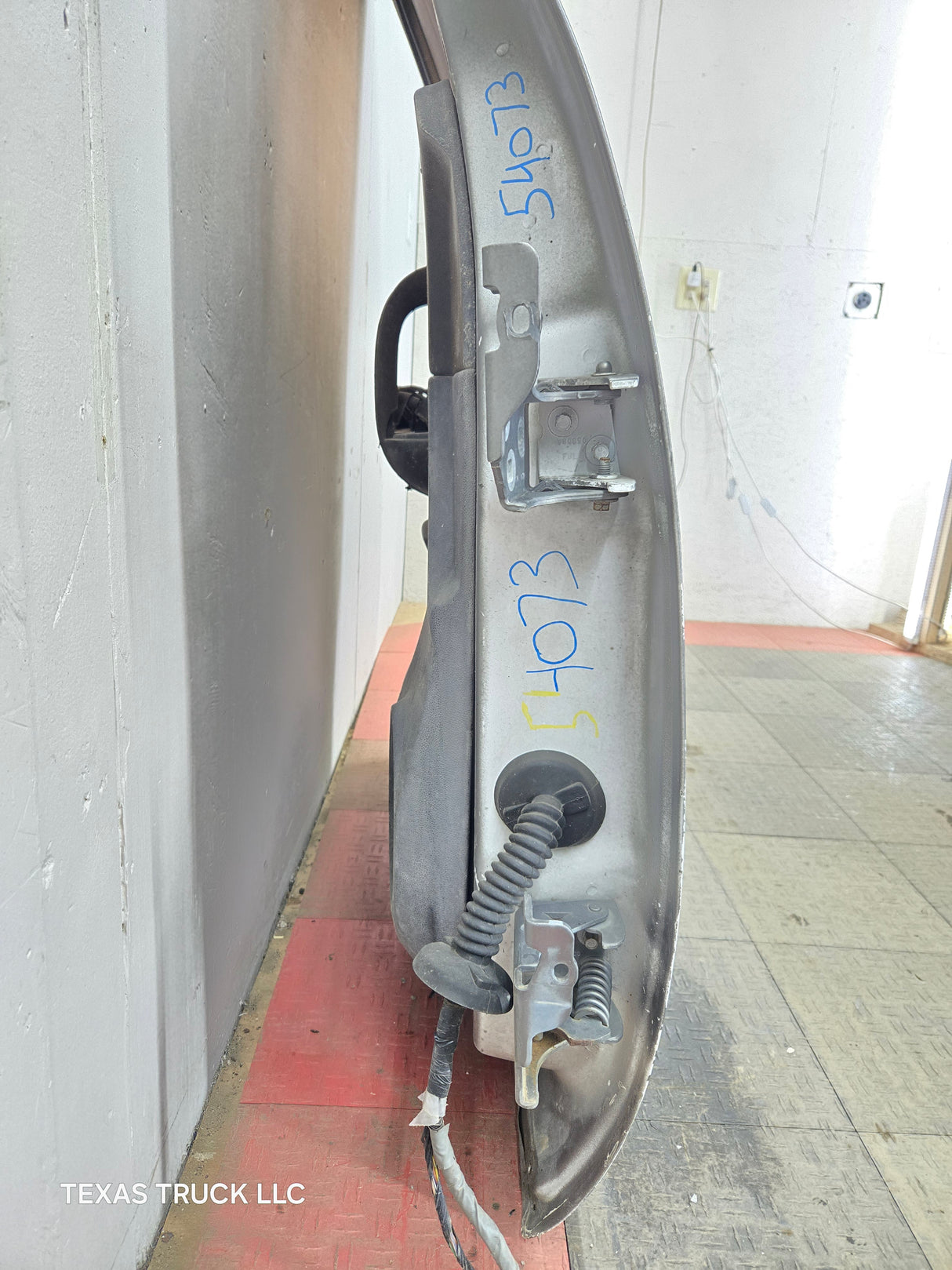 2007-2013 Chevrolet Silverado / GMC Sierra 1500 2500 3500 HD LH Front Driver Side Door