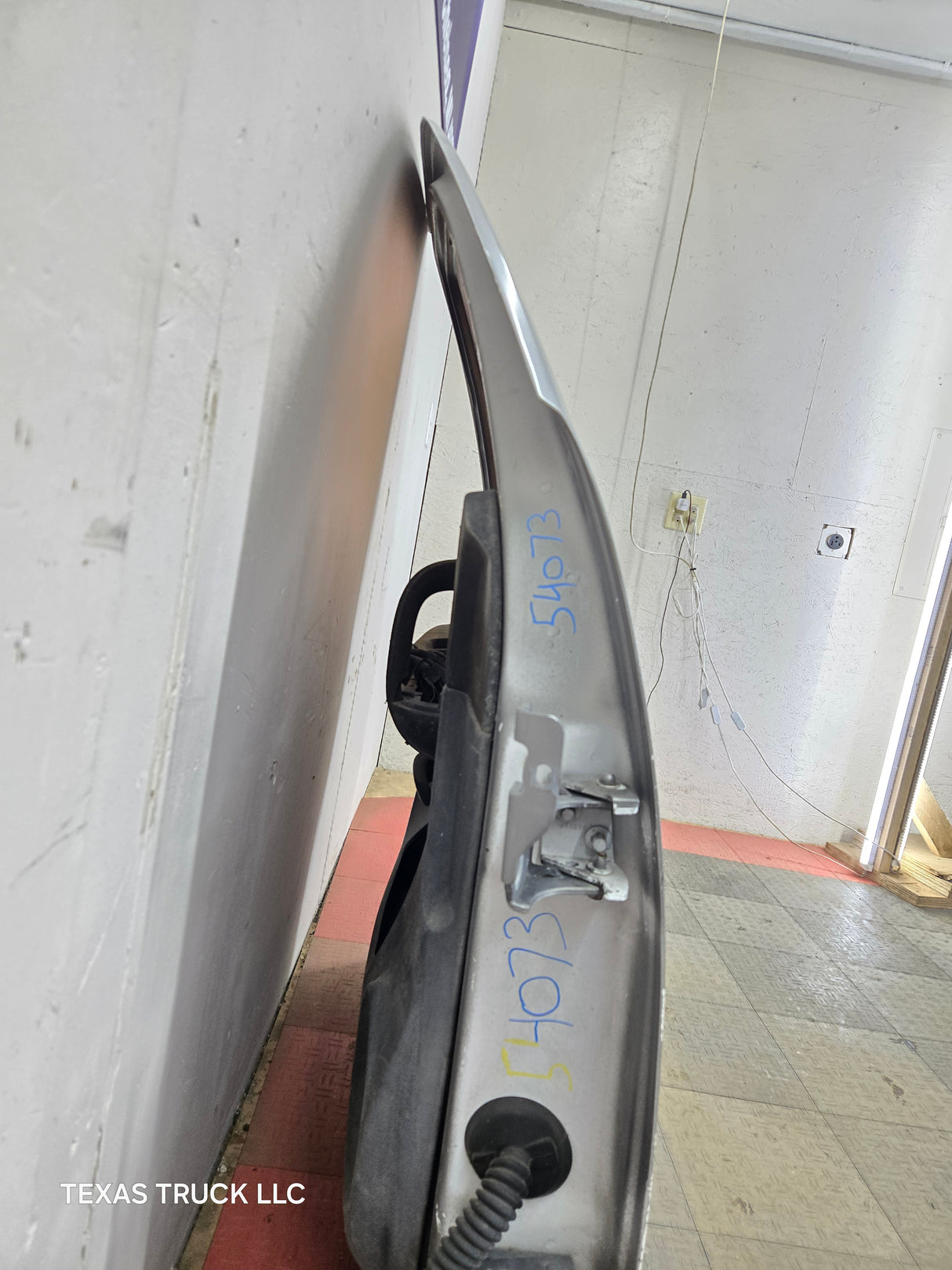 2007-2013 Chevrolet Silverado / GMC Sierra 1500 2500 3500 HD LH Front Driver Side Door