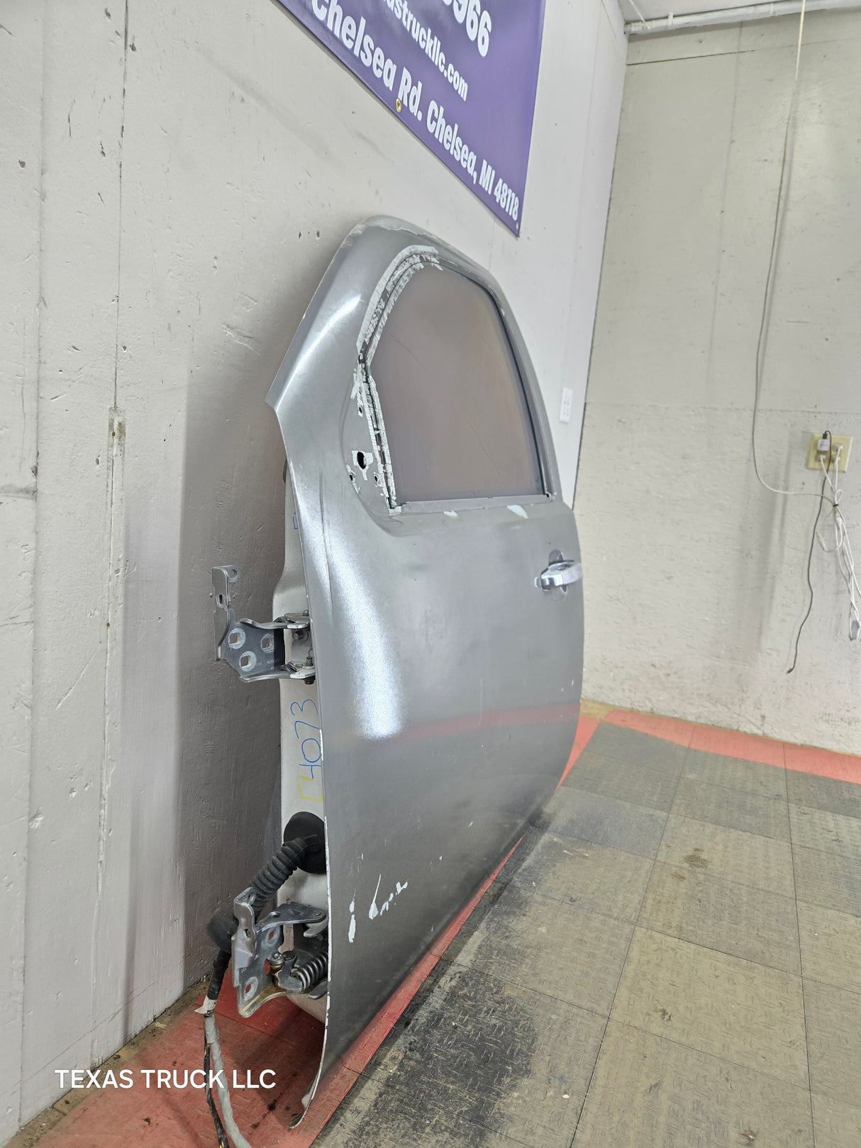 2007-2013 Chevrolet Silverado / GMC Sierra 1500 2500 3500 HD LH Front Driver Side Door