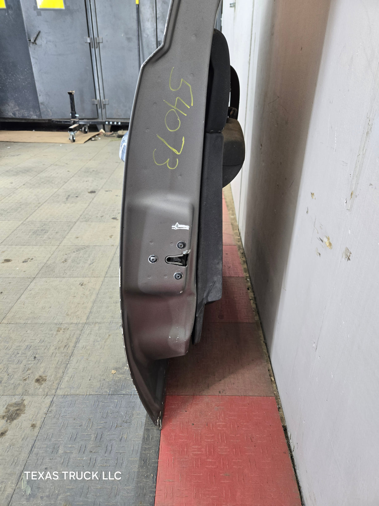 2007-2013 Chevrolet Silverado / GMC Sierra 1500 2500 3500 HD LH Front Driver Side Door