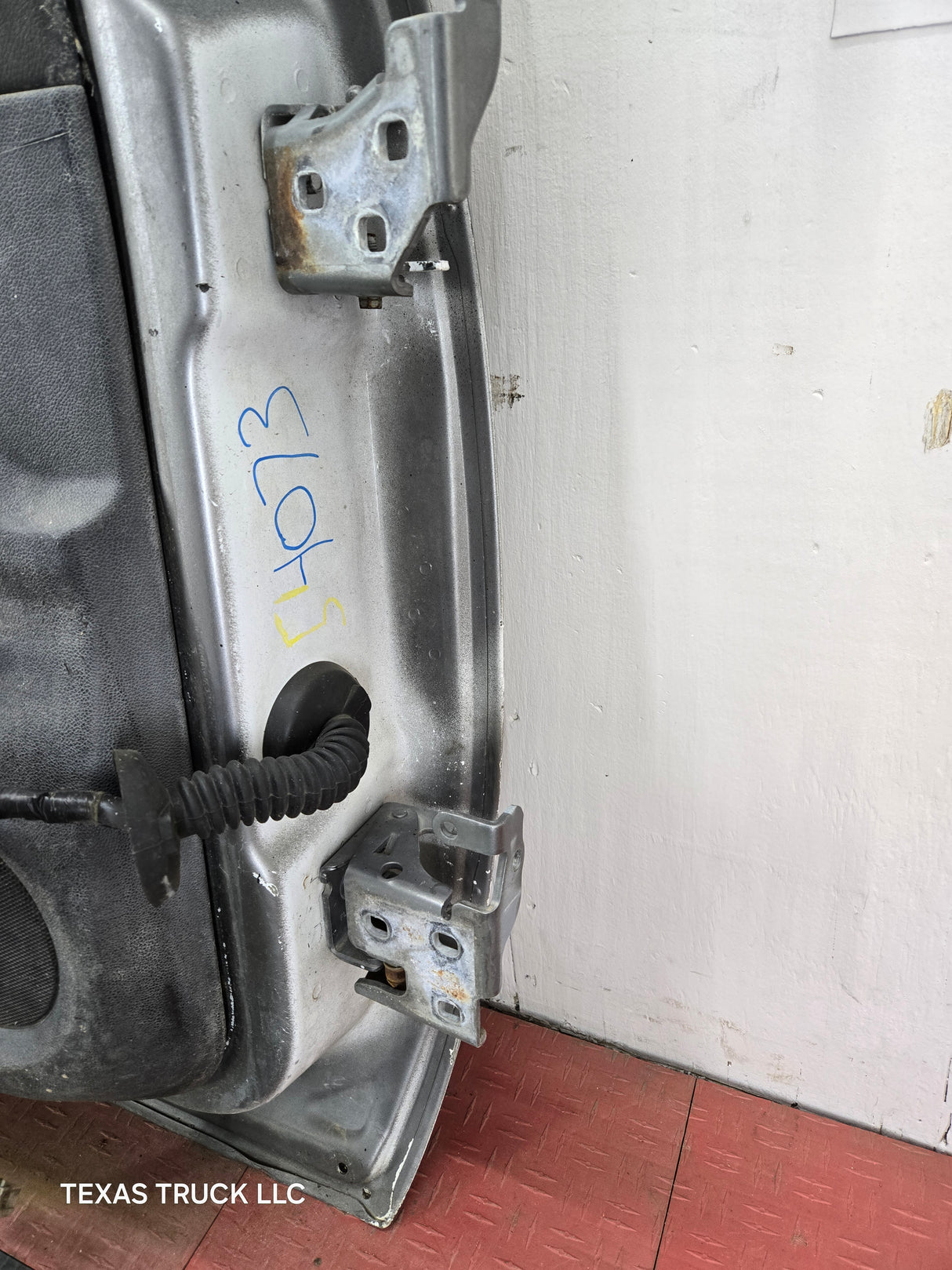 2007-2013 Chevrolet Silverado / GMC Sierra 1500 2500 3500 HD LH Front Driver Side Door