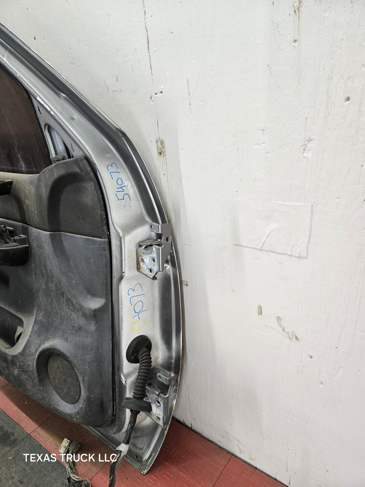 2007-2013 Chevrolet Silverado / GMC Sierra 1500 2500 3500 HD LH Front Driver Side Door