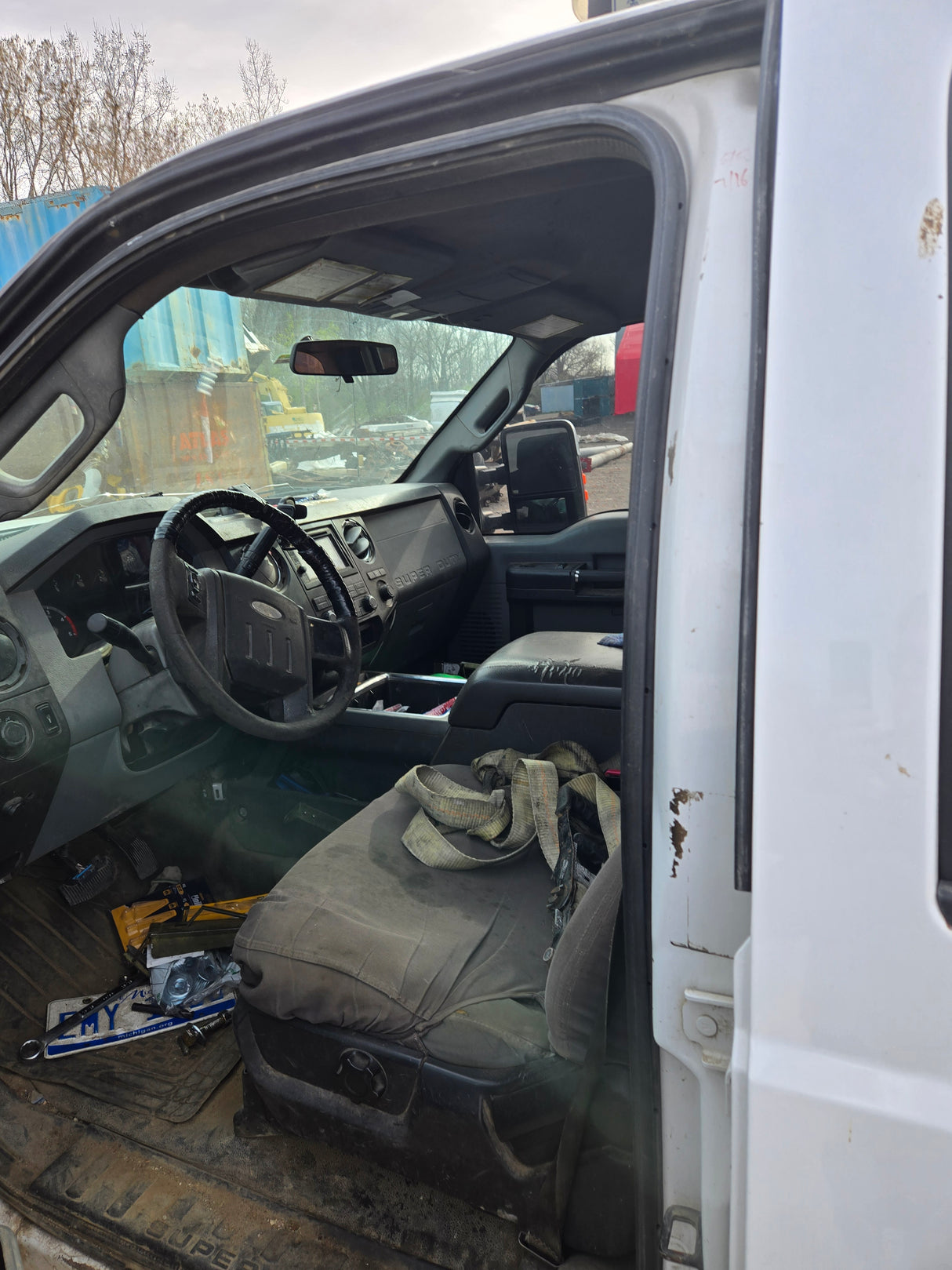 2011 Ford F-250 Crew Cab Long Bed Super Duty 6.7L Power Stroke - FULL PART OUT