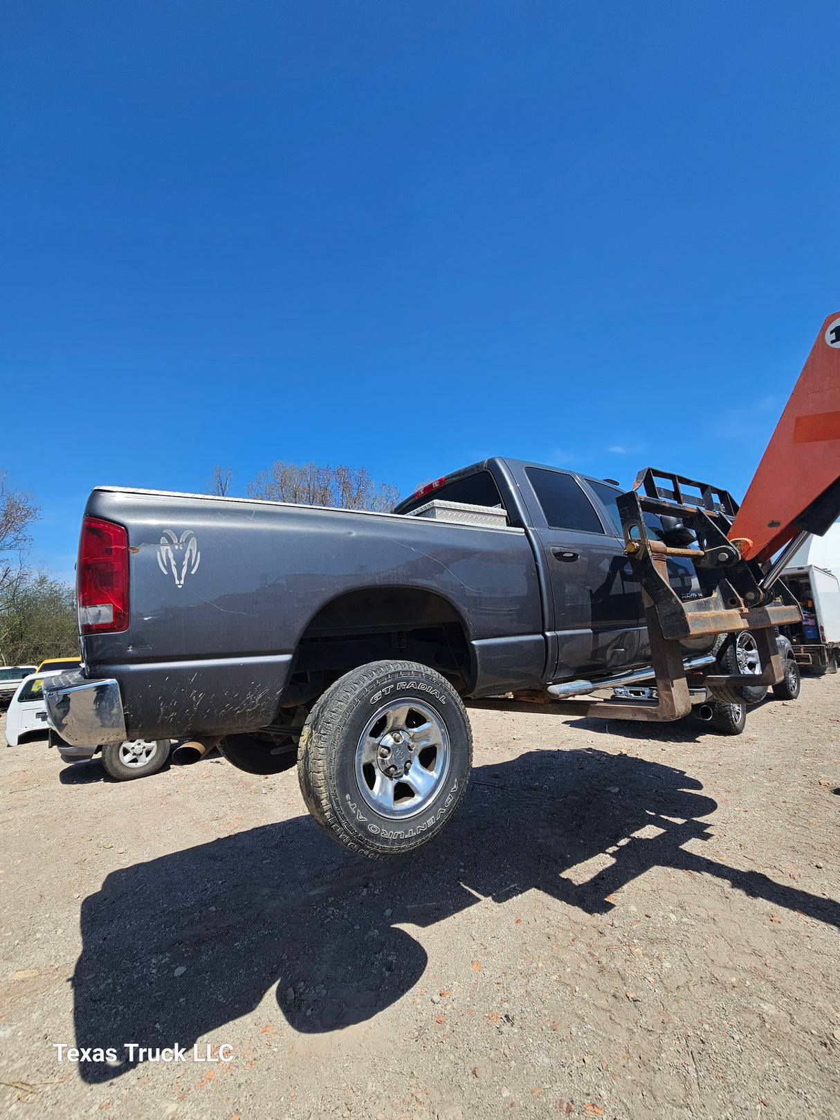 2004 Dodge Ram 1500 Crew Cab - FULL PART OUT