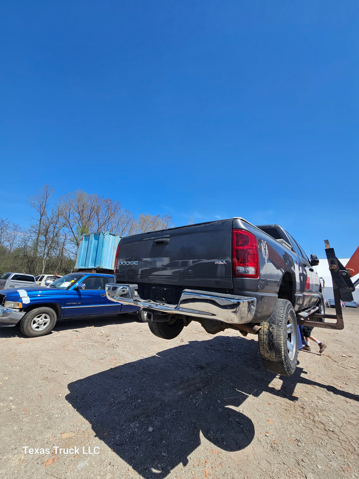 2004 Dodge Ram 1500 Crew Cab - FULL PART OUT