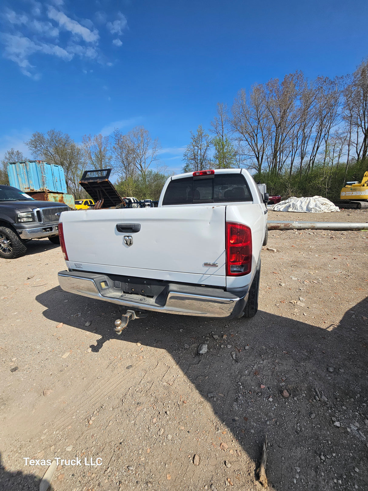 2005 Dodge Ram 1500 Crew Cab 6.4' Short Bed - FULL PART OUT