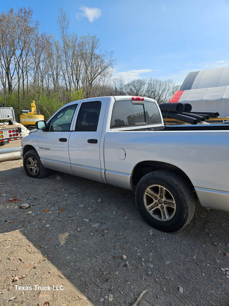 2005 Dodge Ram 1500 Crew Cab 6.4' Short Bed - FULL PART OUT