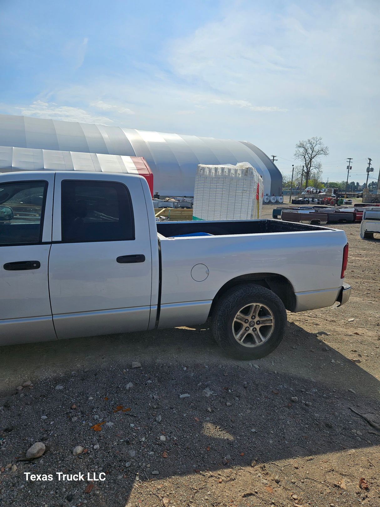 2005 Dodge Ram 1500 Crew Cab 6.4' Short Bed - FULL PART OUT