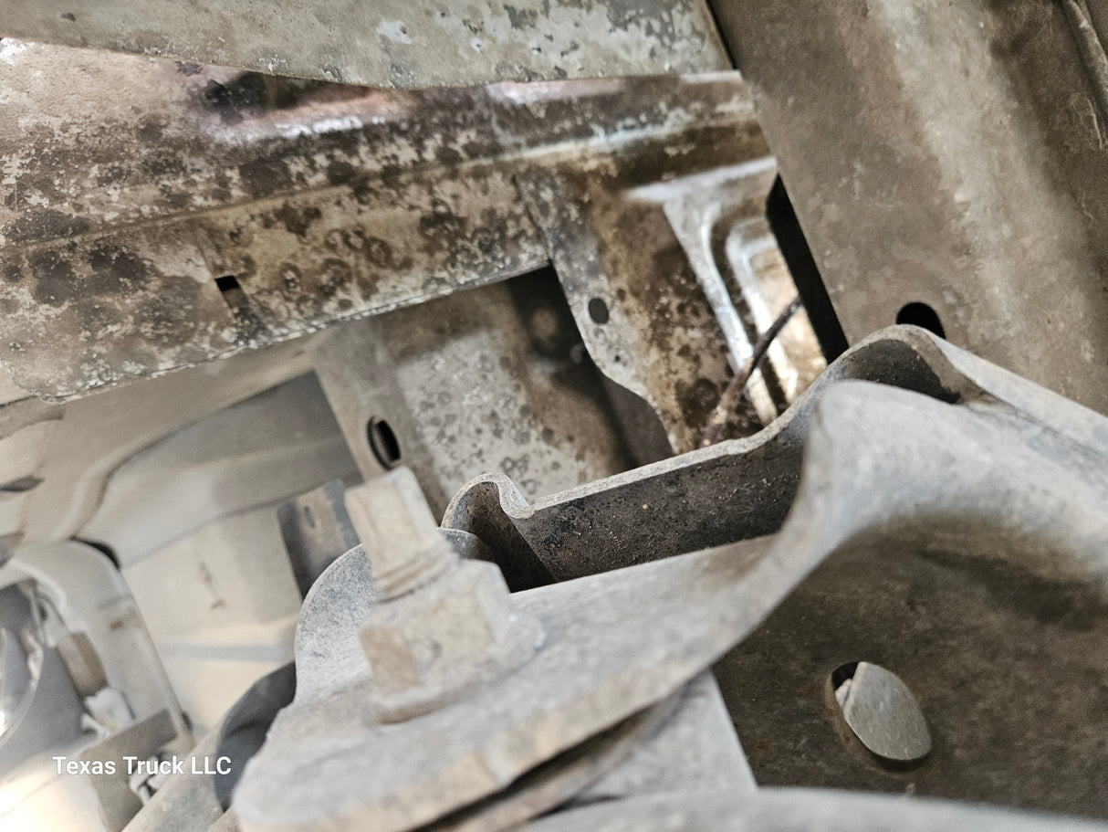 2005 Dodge Ram 1500 Crew Cab 6.4' Short Bed - FULL PART OUT