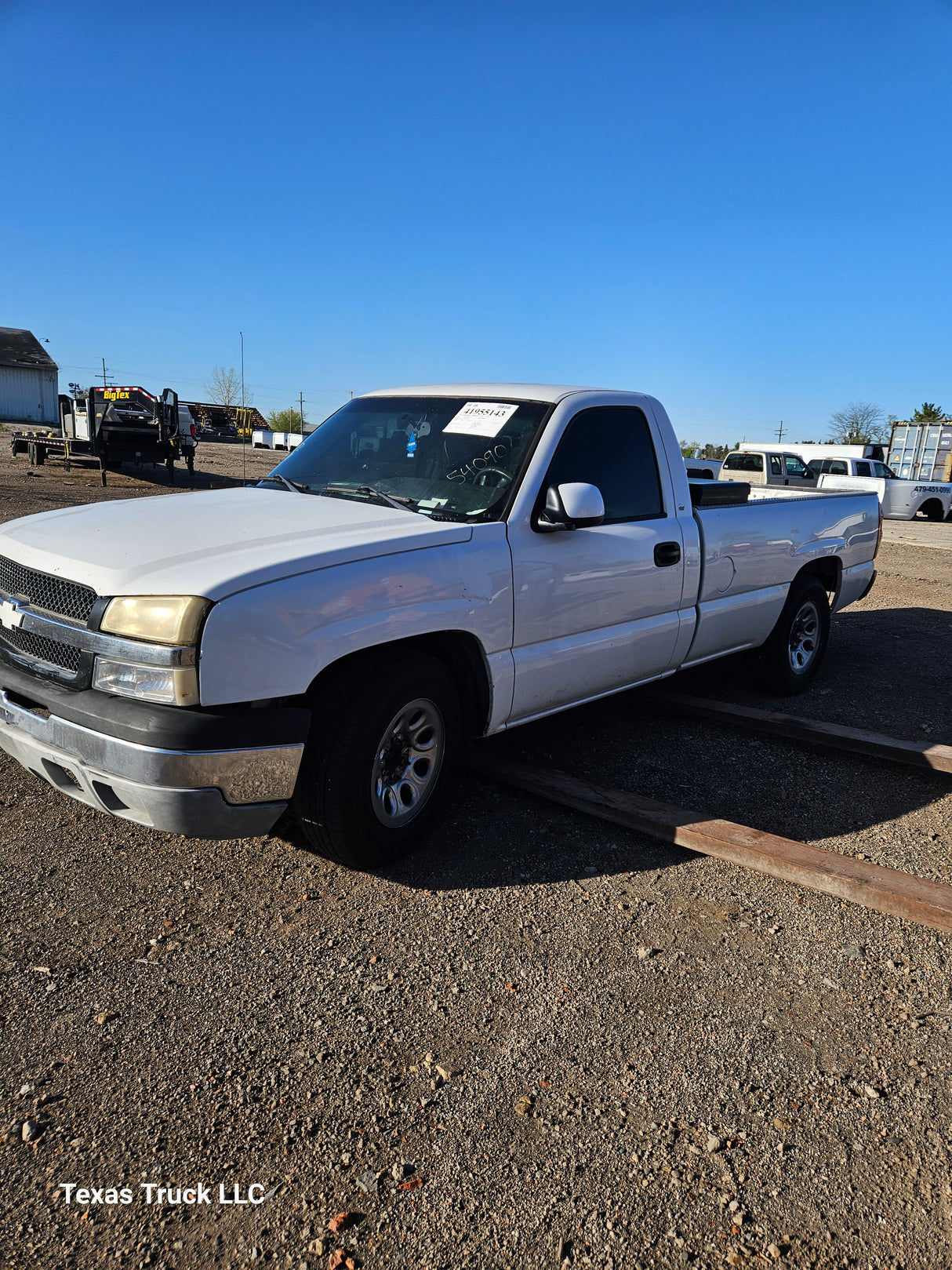 2005 Chevrolet Silverado 1500 Regular Cab 8' Long Bed - FULL PART OUT
