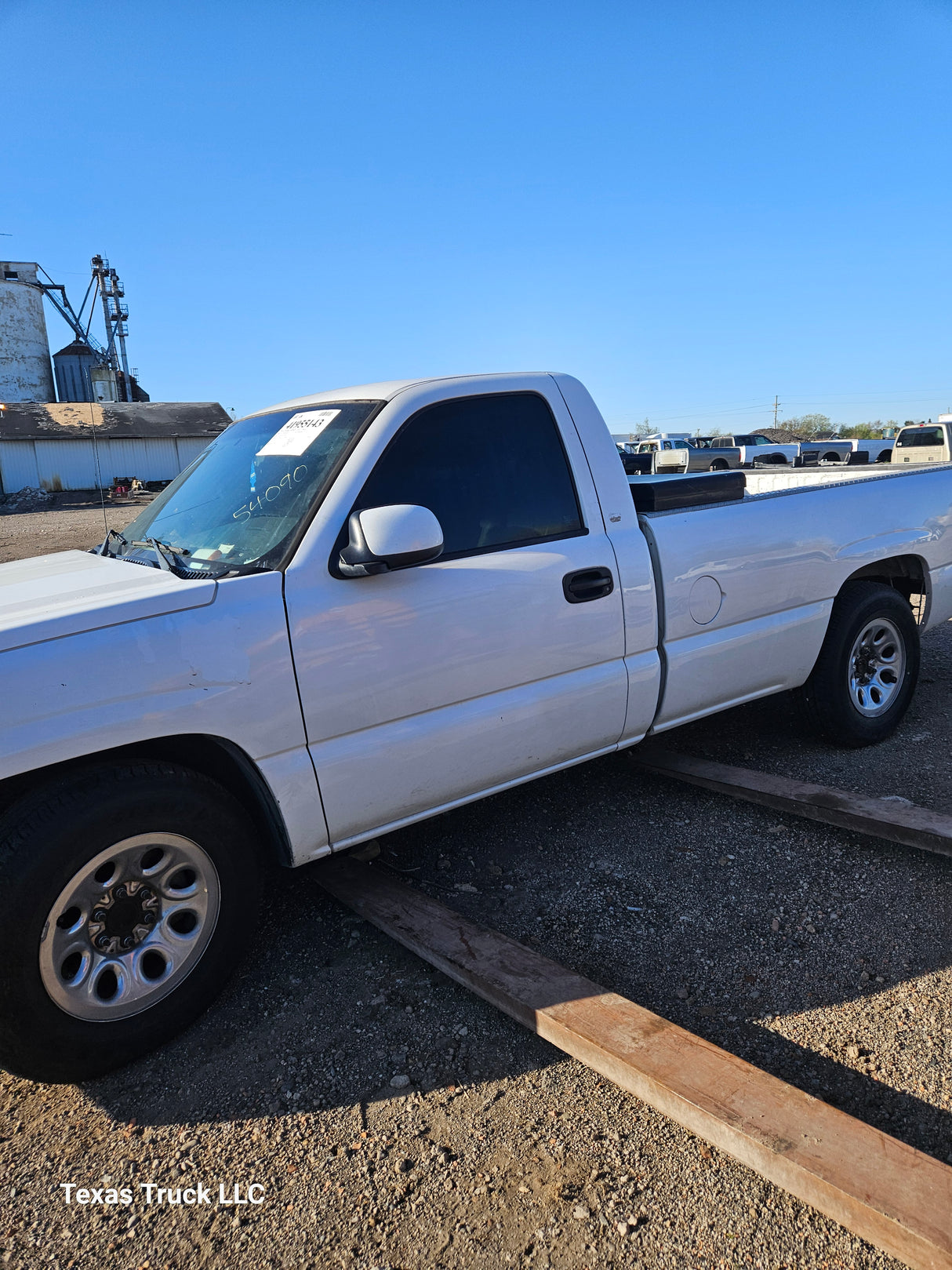 2005 Chevrolet Silverado 1500 Regular Cab 8' Long Bed - FULL PART OUT