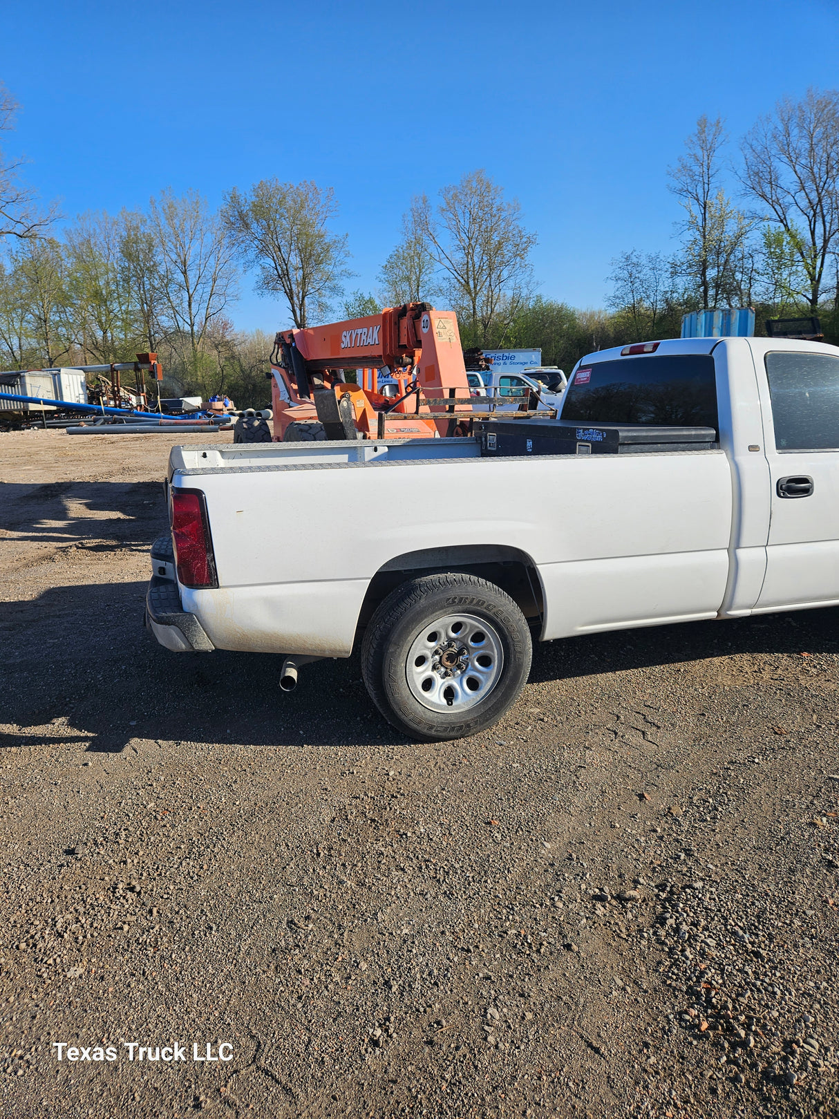 2005 Chevrolet Silverado 1500 Regular Cab 8' Long Bed - FULL PART OUT