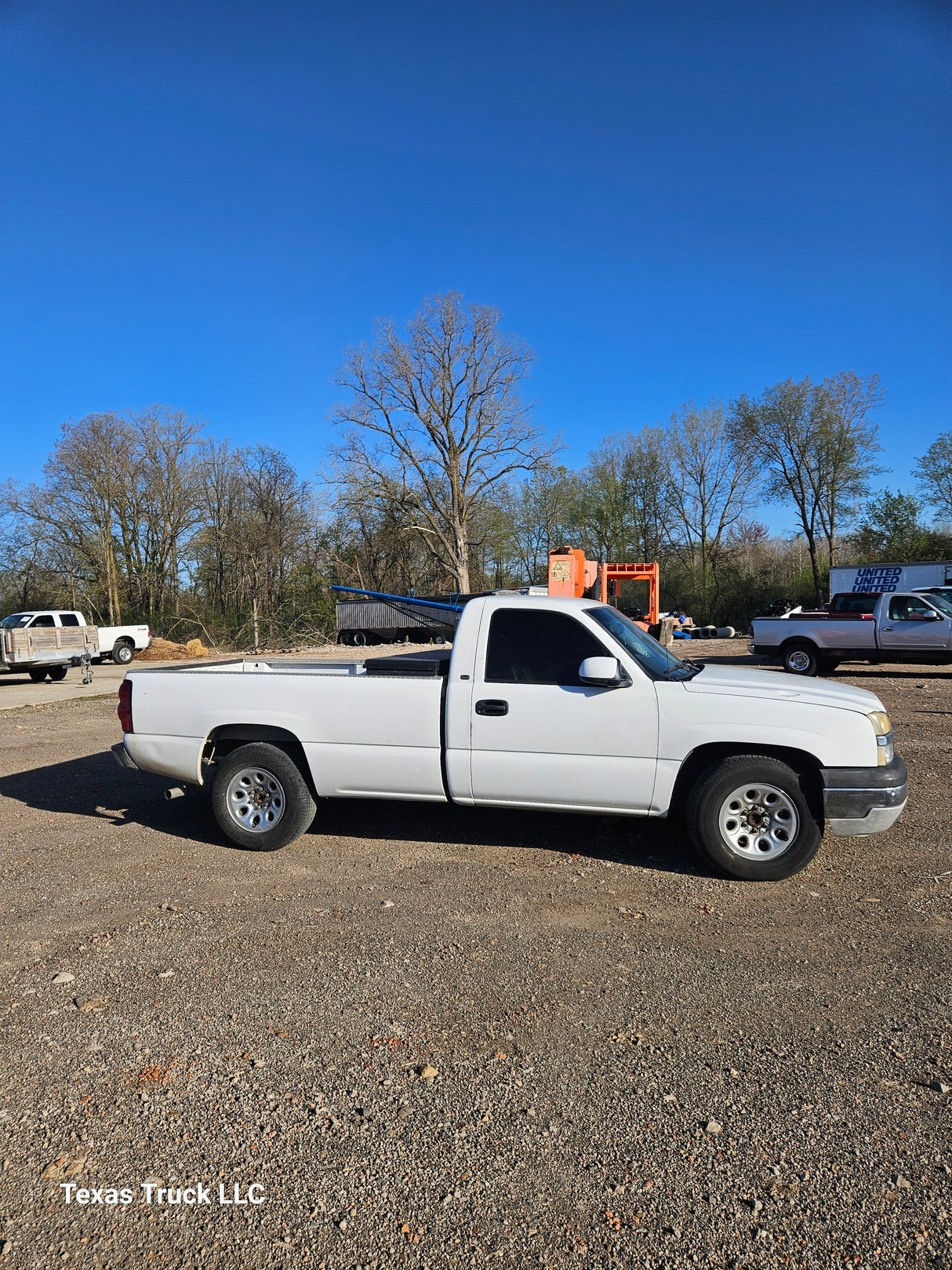 2005 Chevrolet Silverado 1500 Regular Cab 8' Long Bed - FULL PART OUT