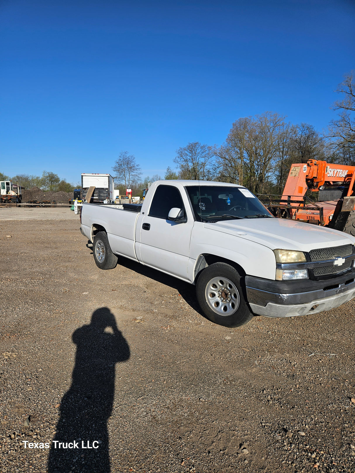 2005 Chevrolet Silverado 1500 Regular Cab 8' Long Bed - FULL PART OUT