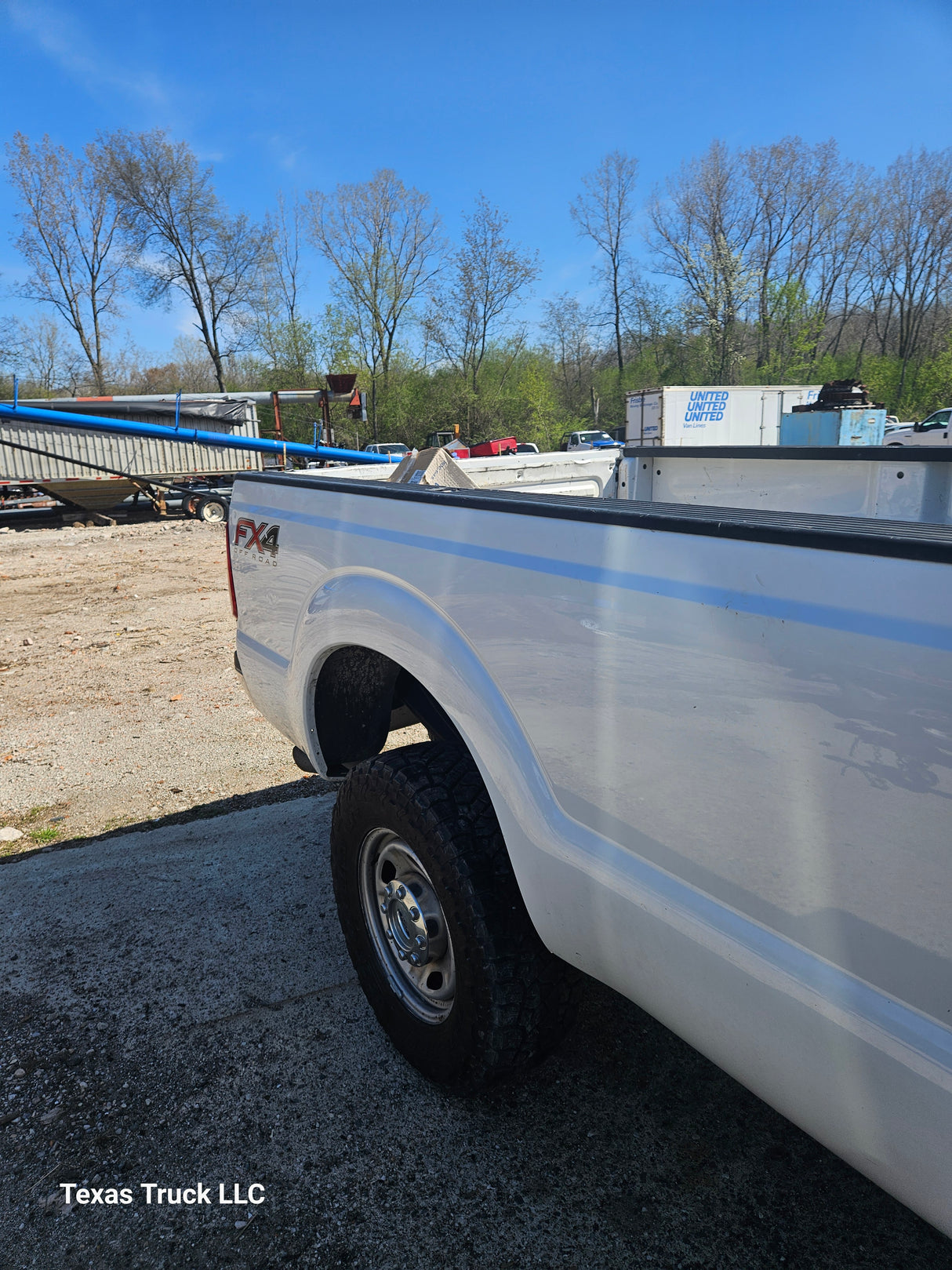 2013 Ford F-350 Super Duty 6.2L Gas 4x4 - FULL PART OUT