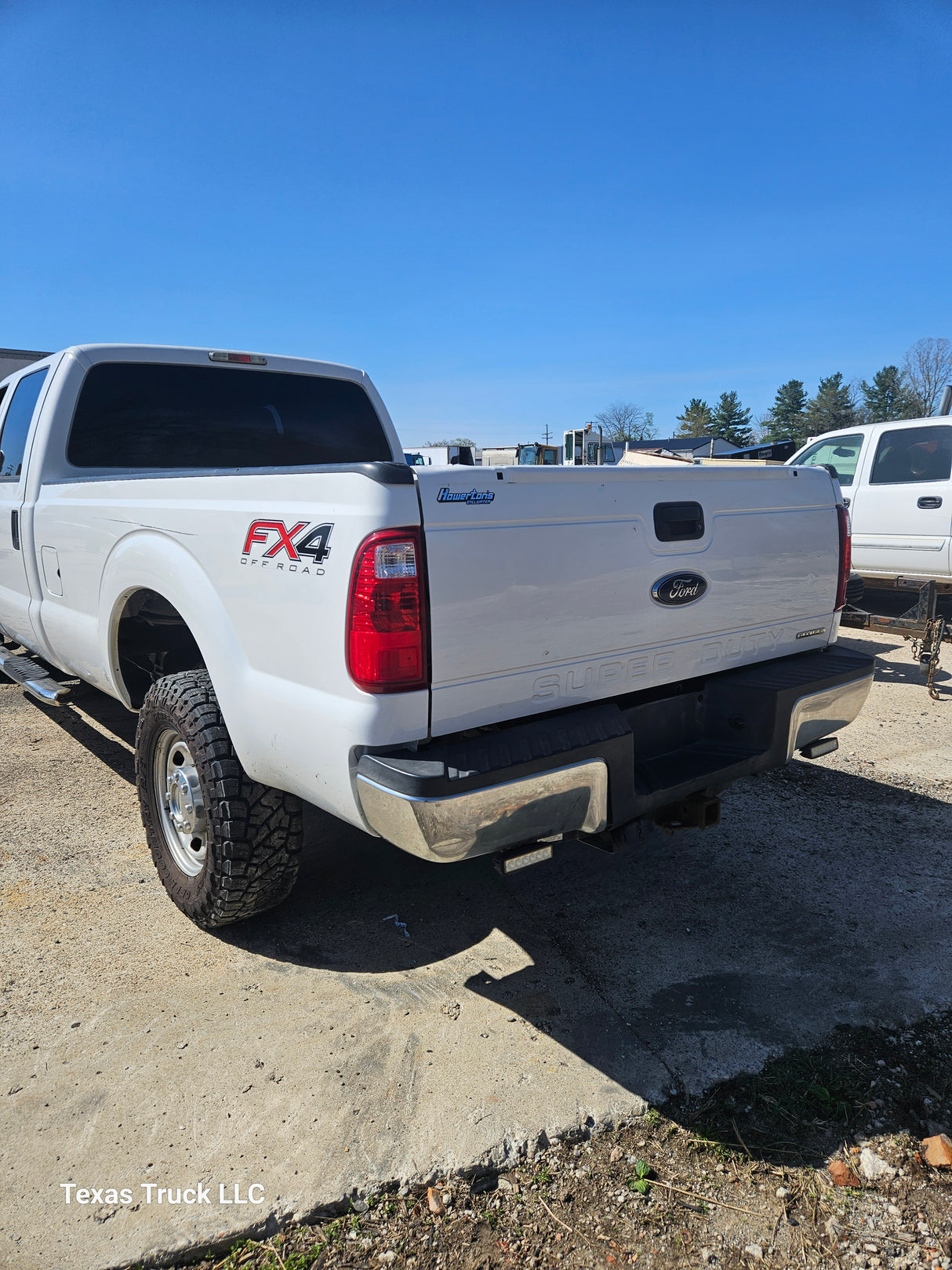 2013 Ford F-350 Super Duty 6.2L Gas 4x4 - FULL PART OUT
