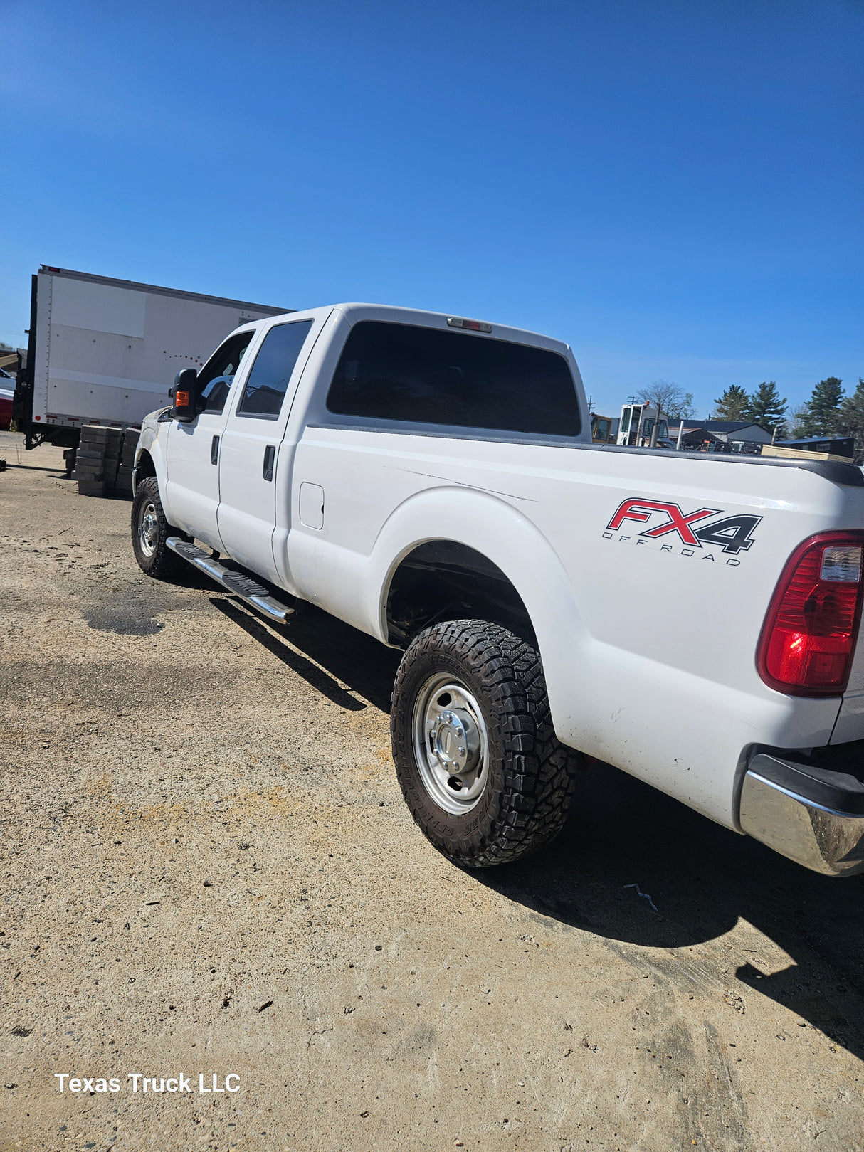 2013 Ford F-350 Super Duty 6.2L Gas 4x4 - FULL PART OUT