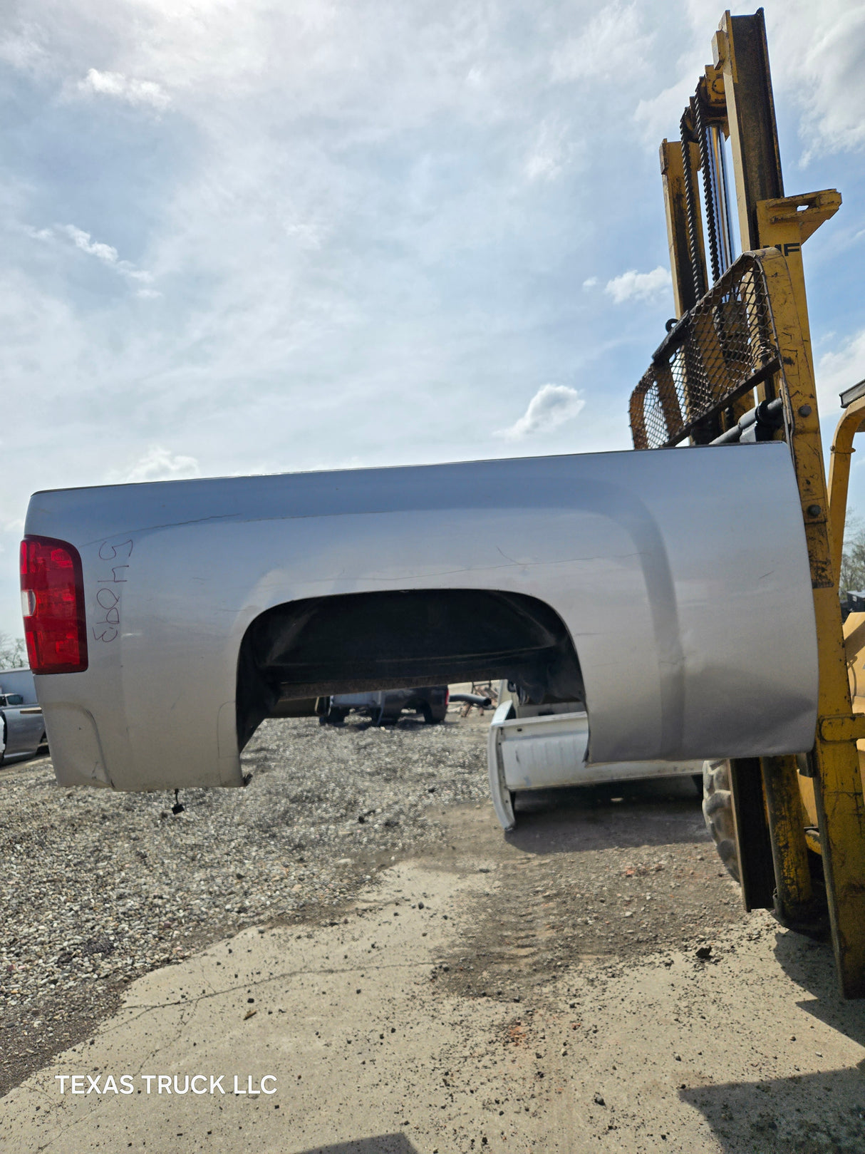 2007-2013 Chevrolet Silverado 1500 2500 3500 HD 6' 6" Short Truck Bed