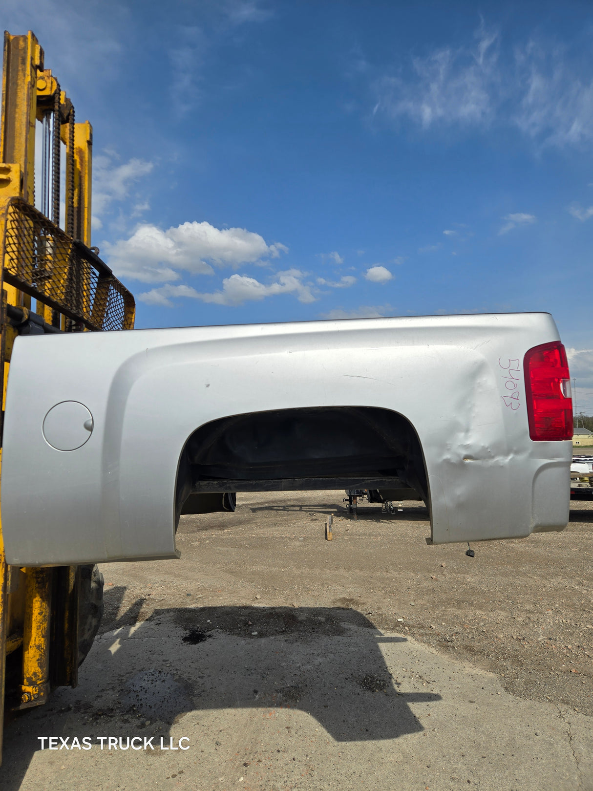 2007-2013 Chevrolet Silverado 1500 2500 3500 HD 6' 6" Short Truck Bed
