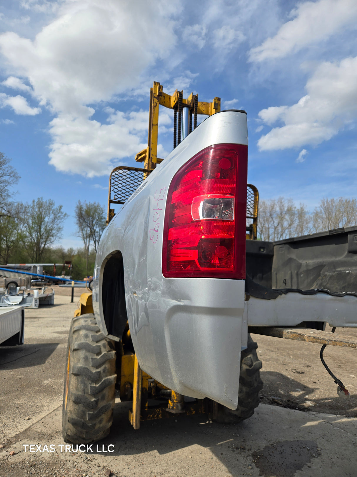 2007-2013 Chevrolet Silverado 1500 2500 3500 HD 6' 6" Short Truck Bed