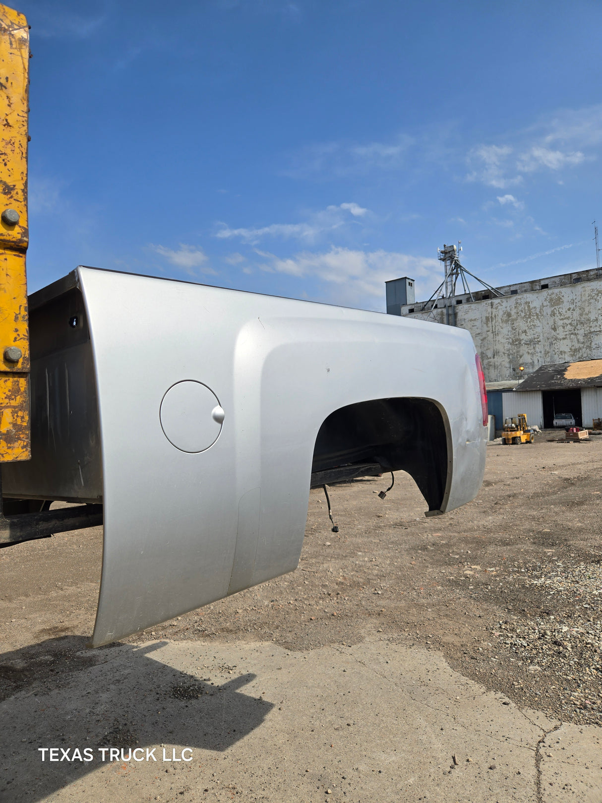 2007-2013 Chevrolet Silverado 1500 2500 3500 HD 6' 6" Short Truck Bed