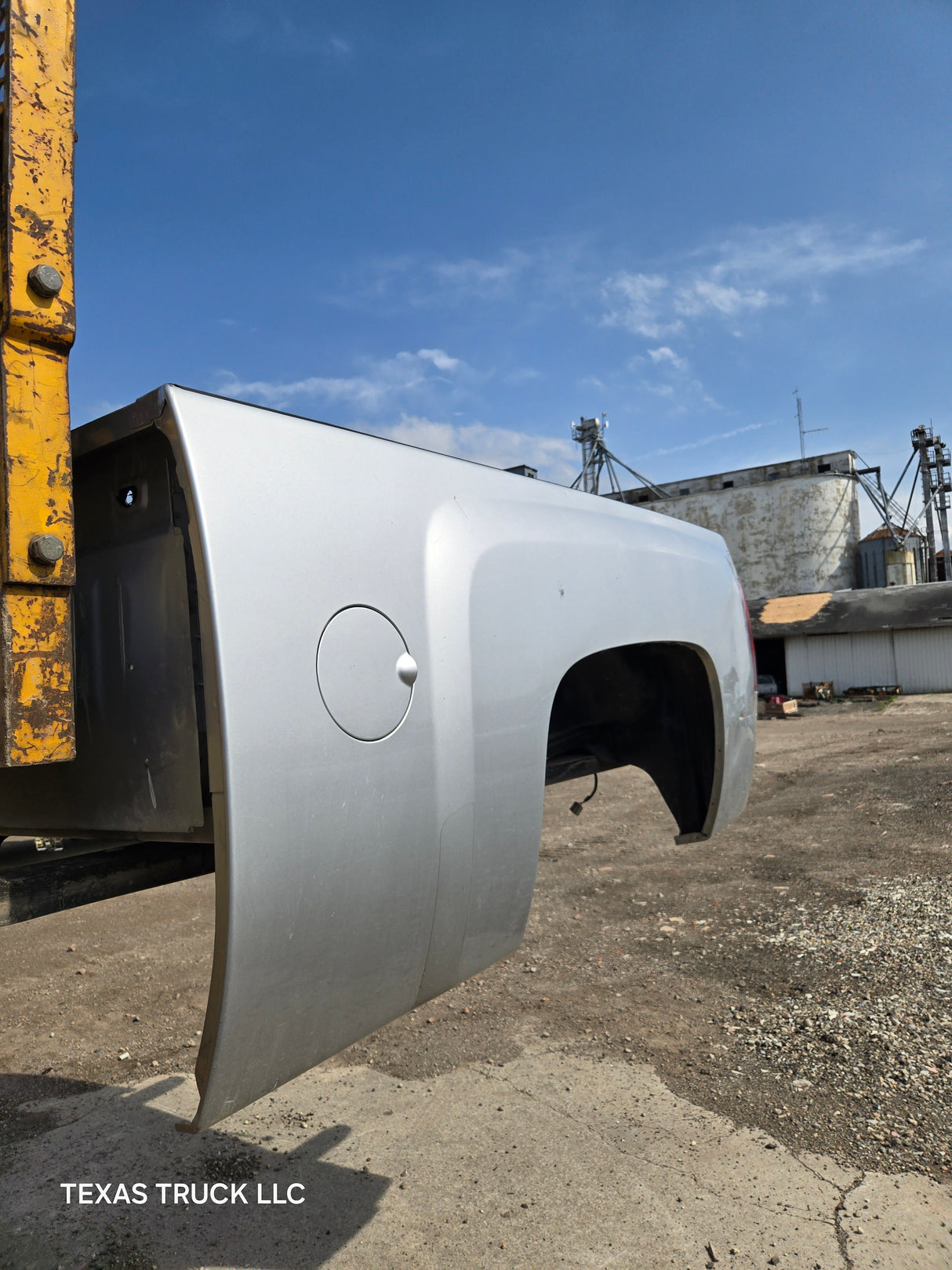 2007-2013 Chevrolet Silverado 1500 2500 3500 HD 6' 6" Short Truck Bed