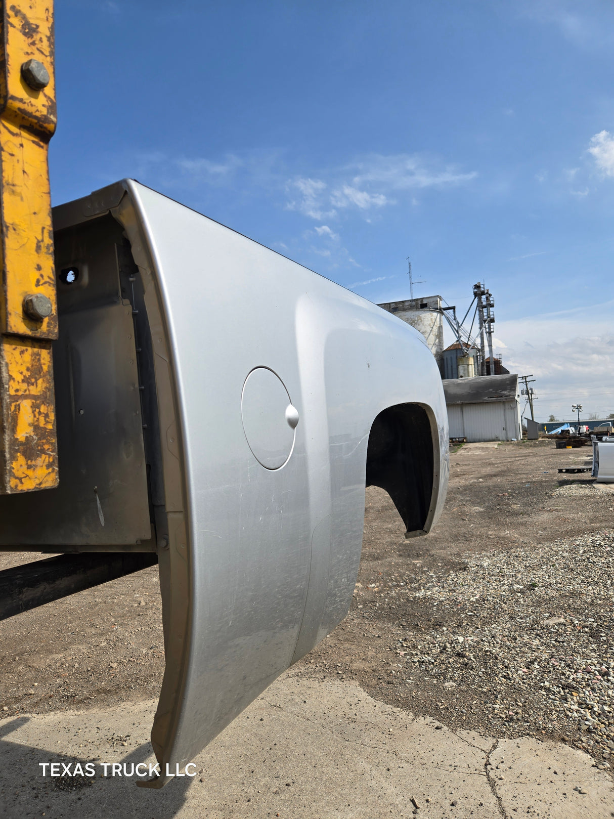 2007-2013 Chevrolet Silverado 1500 2500 3500 HD 6' 6" Short Truck Bed