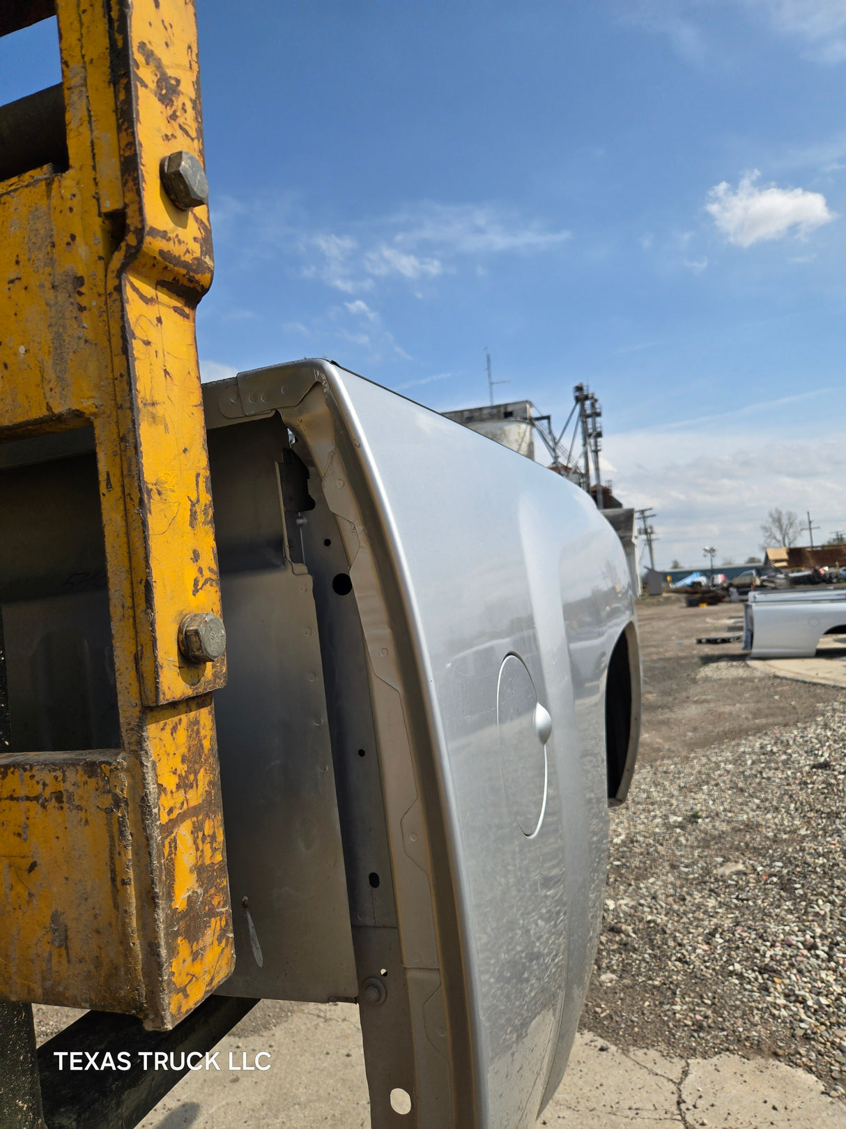 2007-2013 Chevrolet Silverado 1500 2500 3500 HD 6' 6" Short Truck Bed