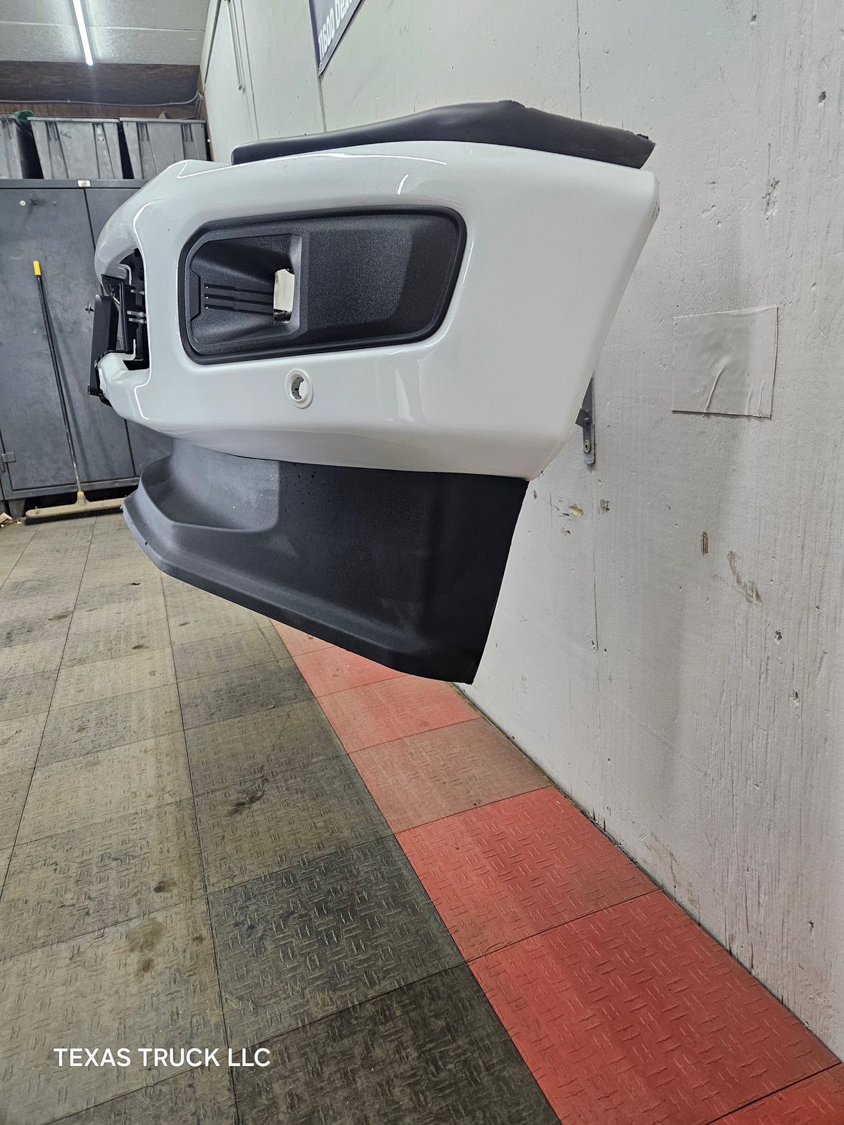 2023-2025 Ford Super Duty F250 F350 Front Bumper with Park Aid / Adaptive cruise sensor holes PPC3B 17750 EMSMAS