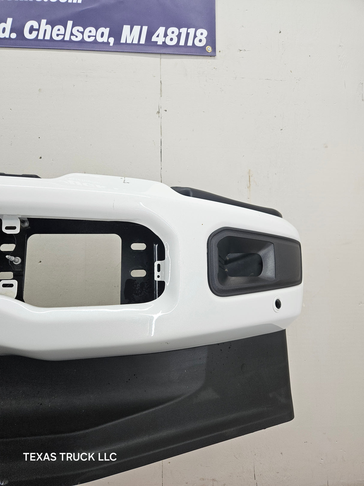 2023-2025 Ford Super Duty F250 F350 Front Bumper with Park Aid / Adaptive cruise sensor holes PPC3B 17750 EMSMAS