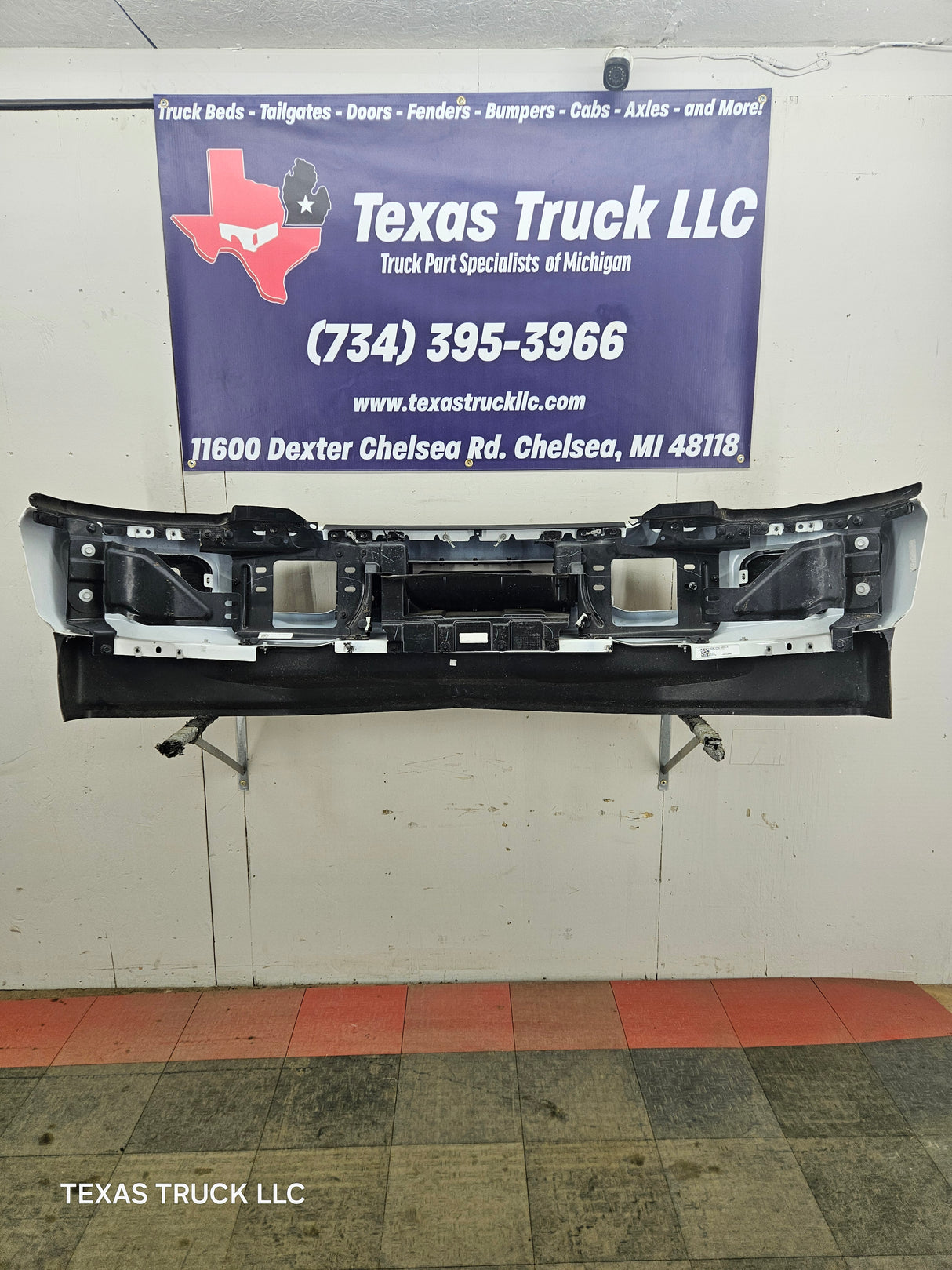 2023-2025 Ford Super Duty F250 F350 Front Bumper with Park Aid / Adaptive cruise sensor holes PPC3B 17750 EMSMAS