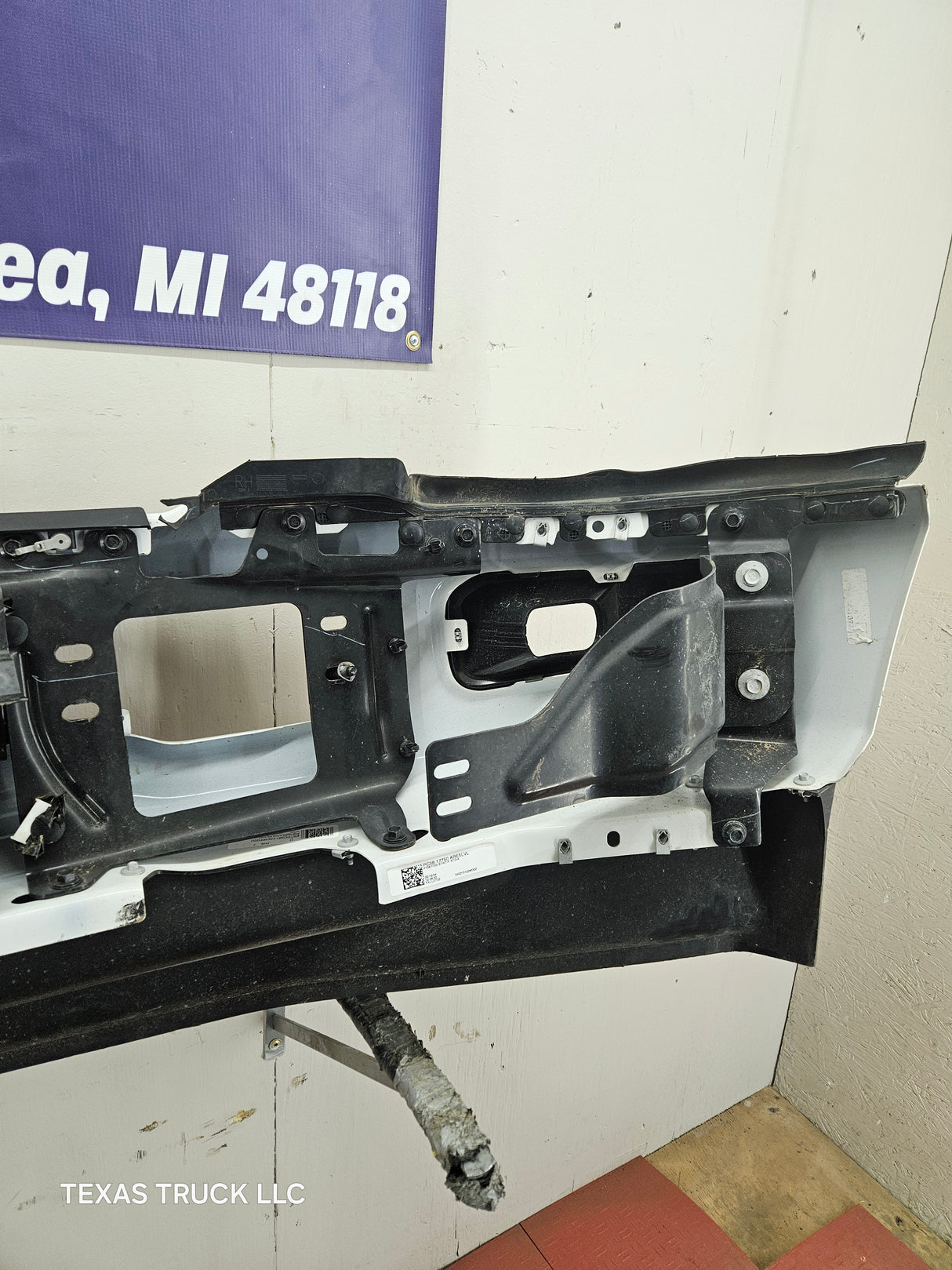 2023-2025 Ford Super Duty F250 F350 Front Bumper with Park Aid / Adaptive cruise sensor holes PPC3B 17750 EMSMAS