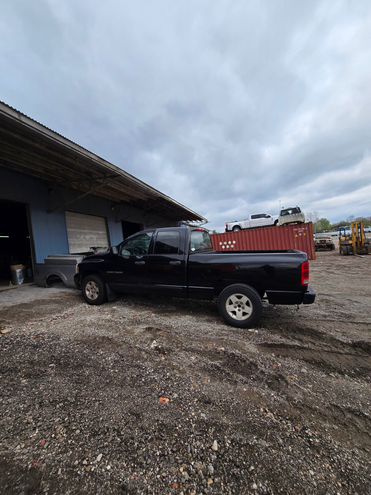 2004 Dodge Ram 1500 Crew Cab Short Bed 3rd gen - FULL PART OUT