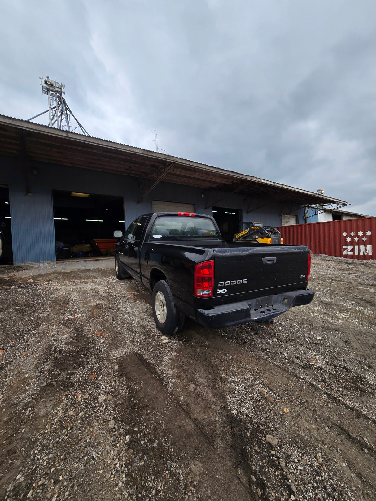 2004 Dodge Ram 1500 Crew Cab Short Bed 3rd gen - FULL PART OUT