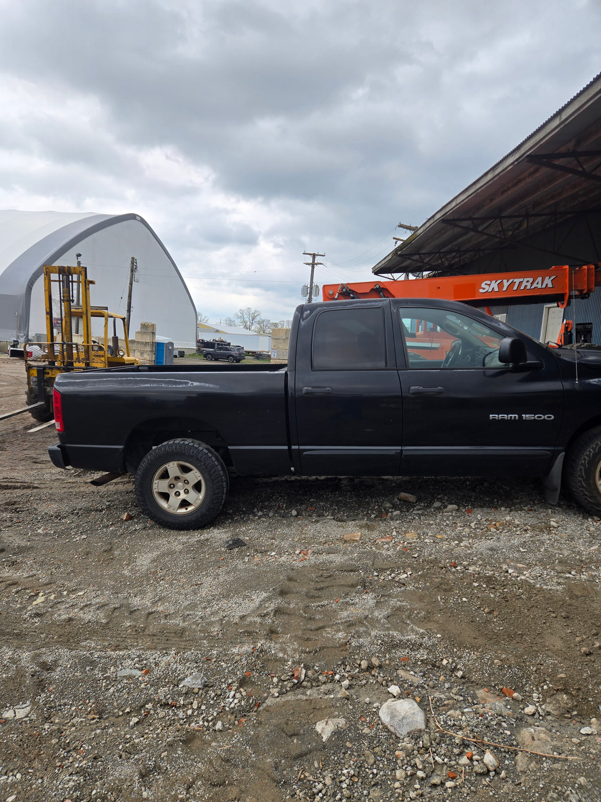 2004 Dodge Ram 1500 Crew Cab Short Bed 3rd gen - FULL PART OUT
