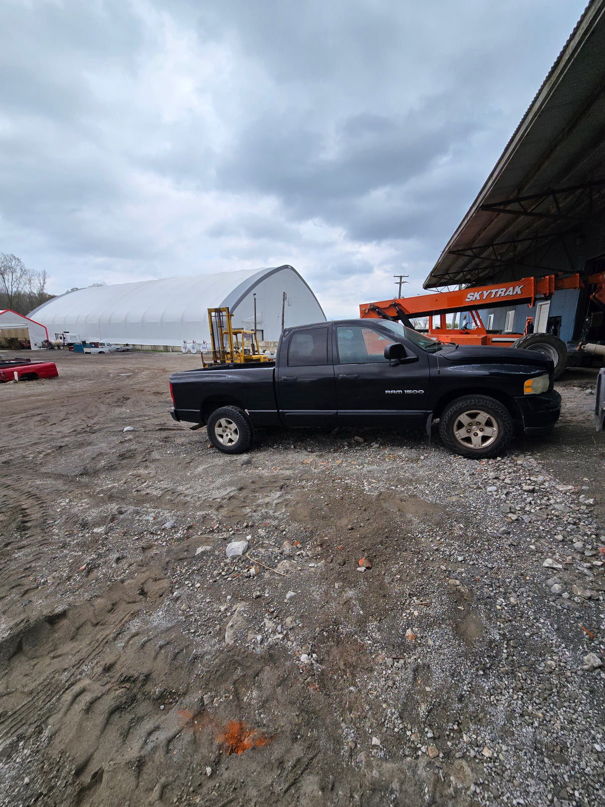 2004 Dodge Ram 1500 Crew Cab Short Bed 3rd gen - FULL PART OUT