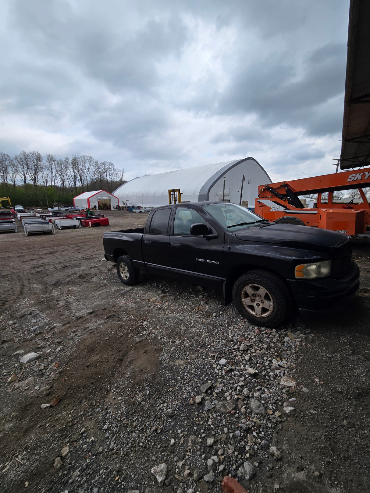 2004 Dodge Ram 1500 Crew Cab Short Bed 3rd gen - FULL PART OUT