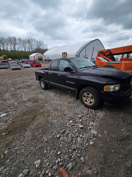 2004 Dodge Ram 1500 Crew Cab Short Bed 3rd gen - FULL PART OUT