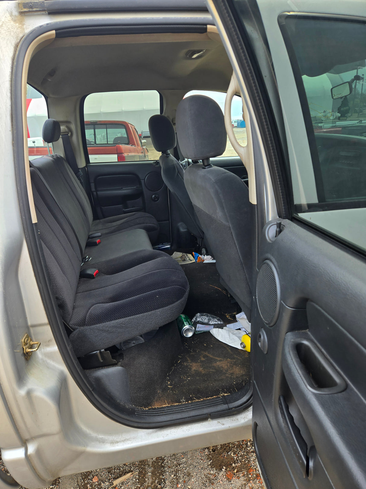 2004 Dodge Ram 1500 Crew Cab - FULL PART OUT