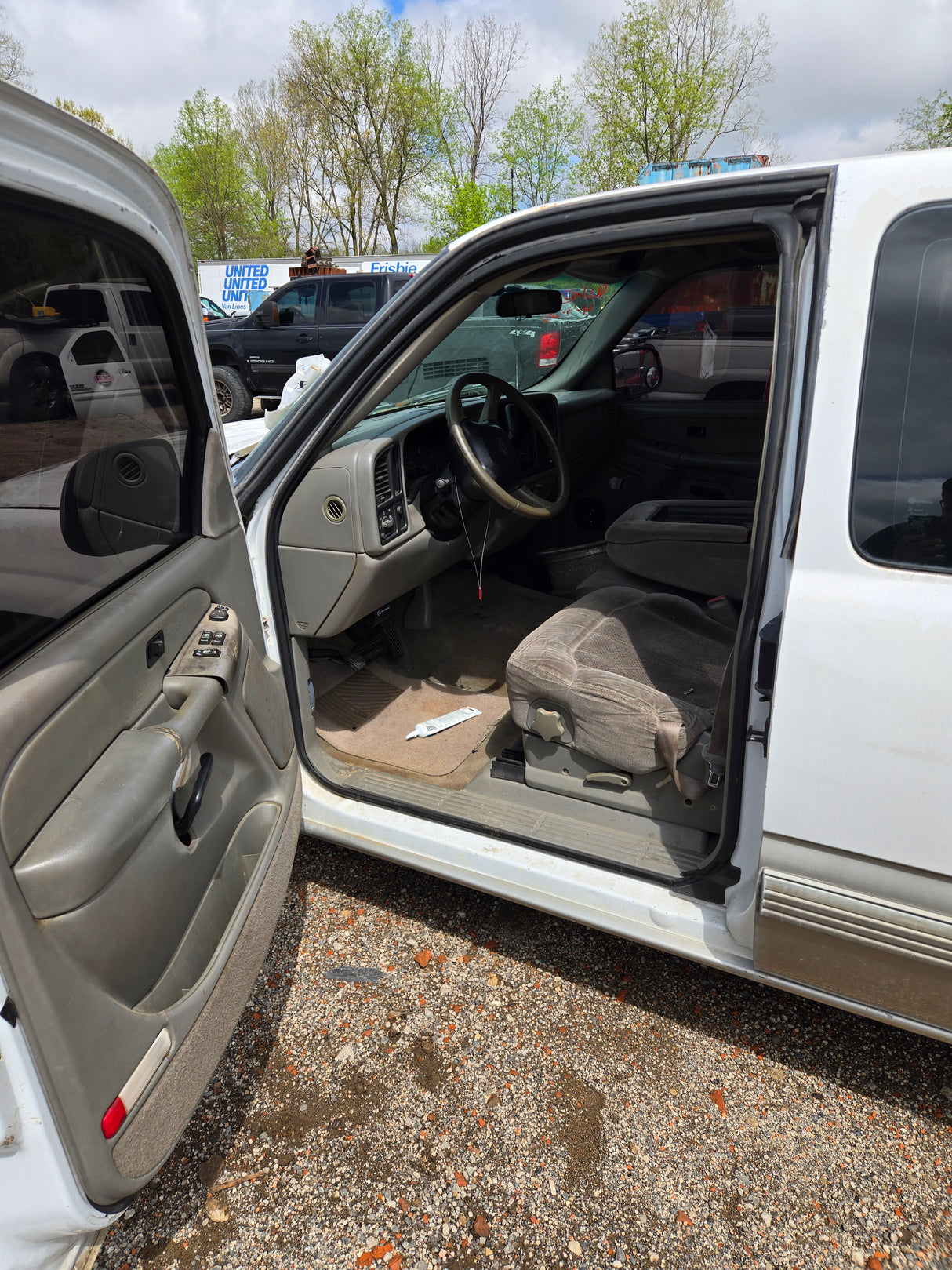 2002 Chevrolet Silverado 1500 Extended Cab - FULL PART OUT