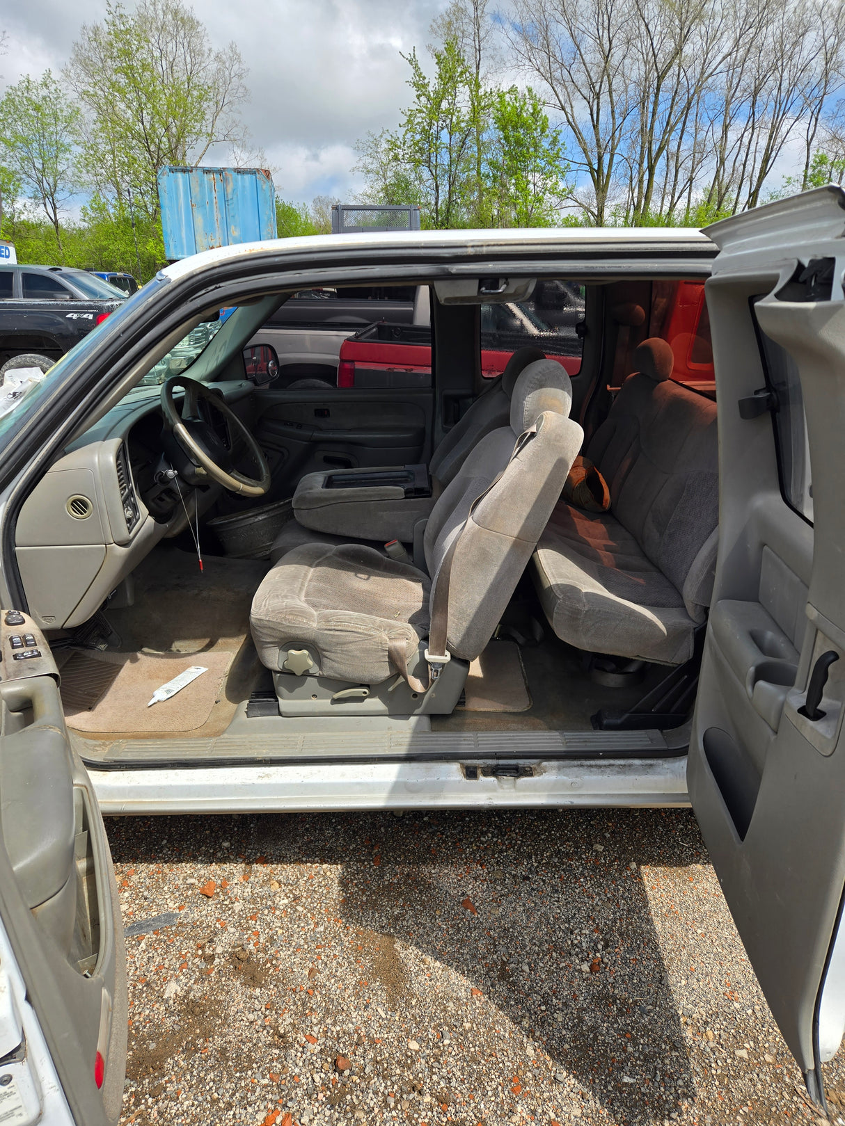 2002 Chevrolet Silverado 1500 Extended Cab - FULL PART OUT