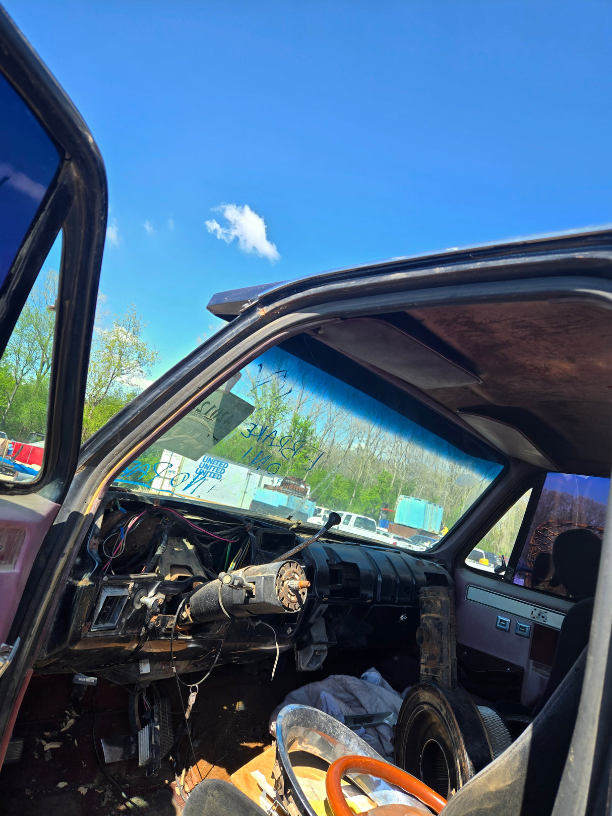 1986 Chevrolet C10 Square body - FULL PART OUT